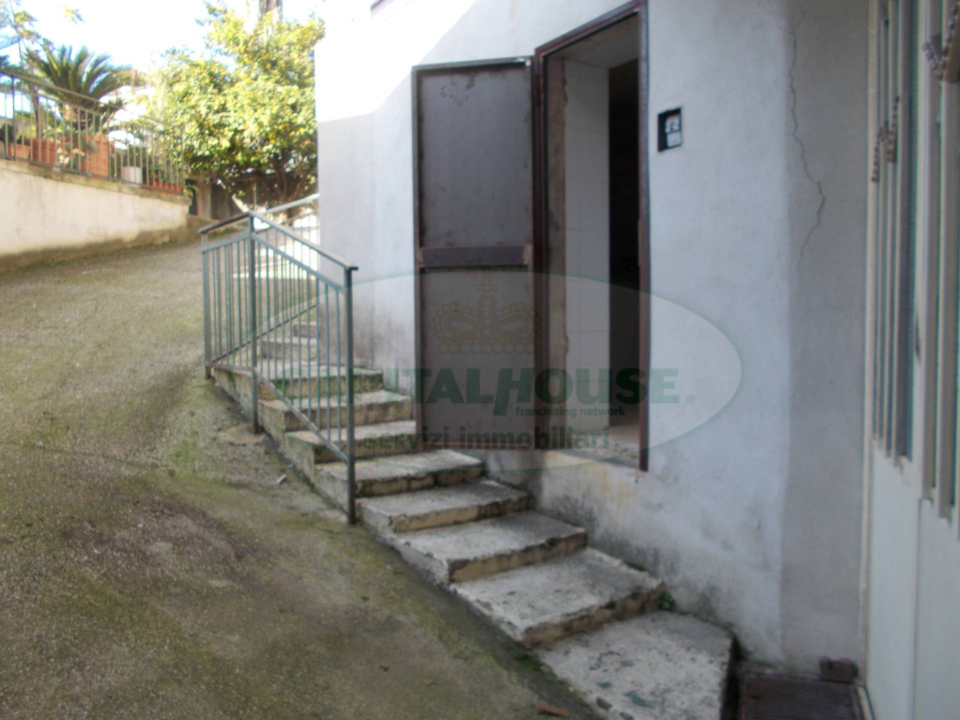 Deposito in affitto a San Prisco, Zona Via Stellato