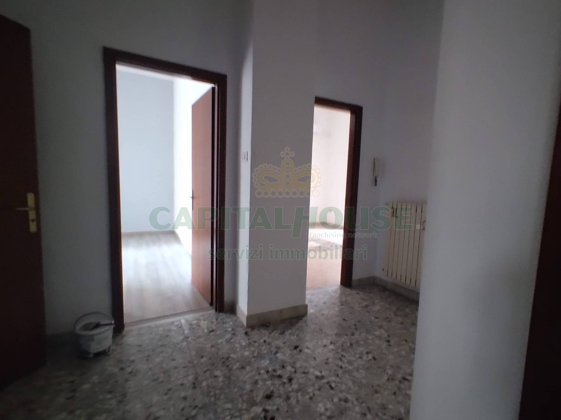 Appartamento in affitto a San Prisco, Zona Centrale