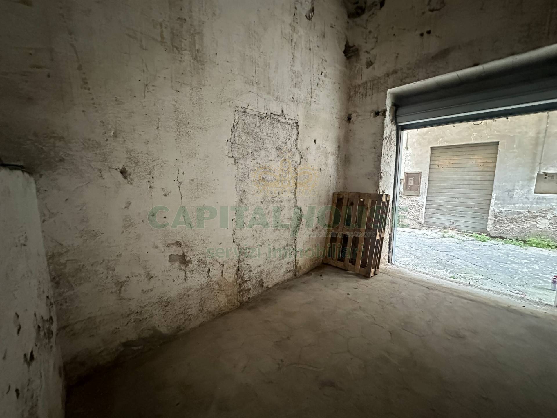 Box o garage in vendita a Capua