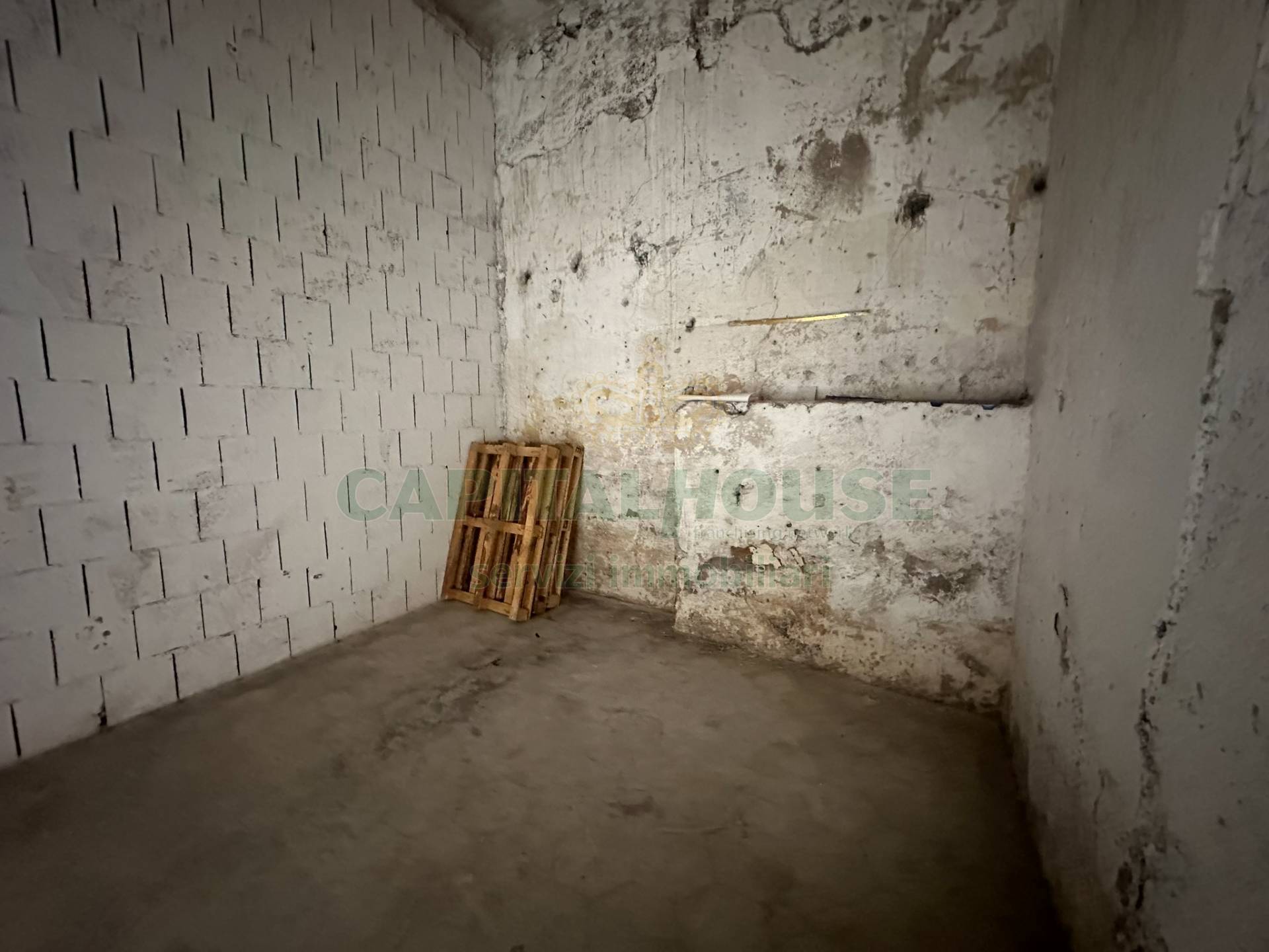 Box o garage in vendita a Capua