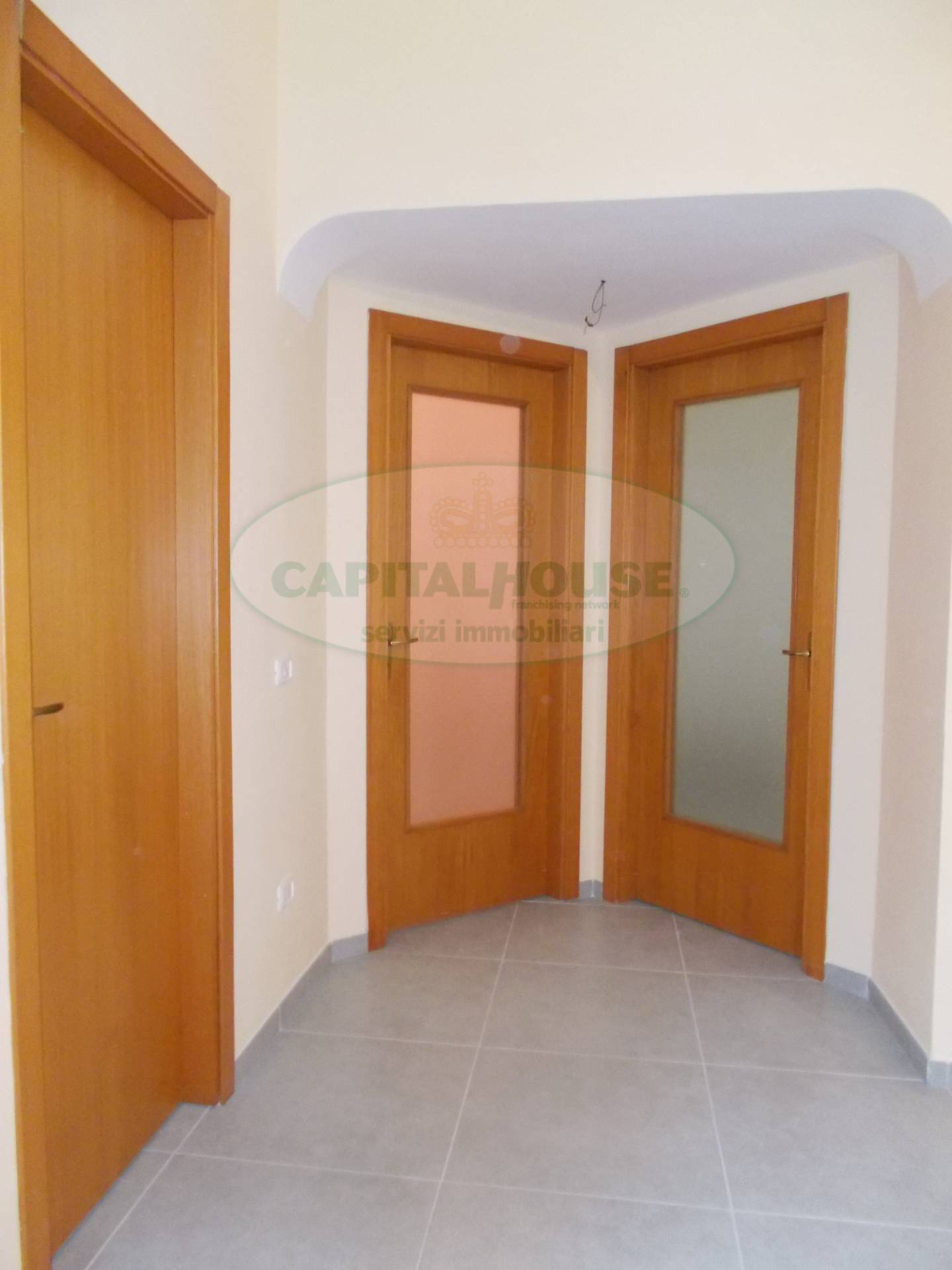 Appartamento in corte in affitto a Santa Maria Capua Vetere, Zona confini di S. Tammaro