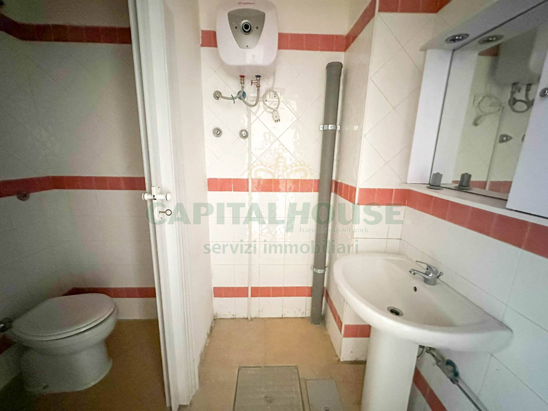 Attivit commerciale in vendita a Capua