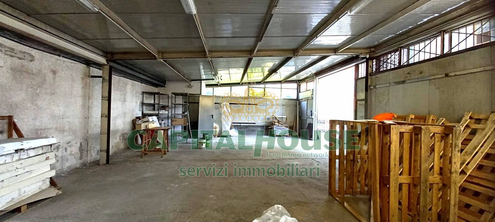 Magazzino in affitto a San Prisco, Zona Piscina
