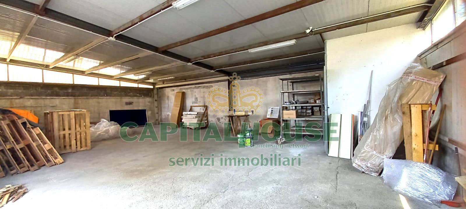 Magazzino in affitto a San Prisco, Zona Piscina