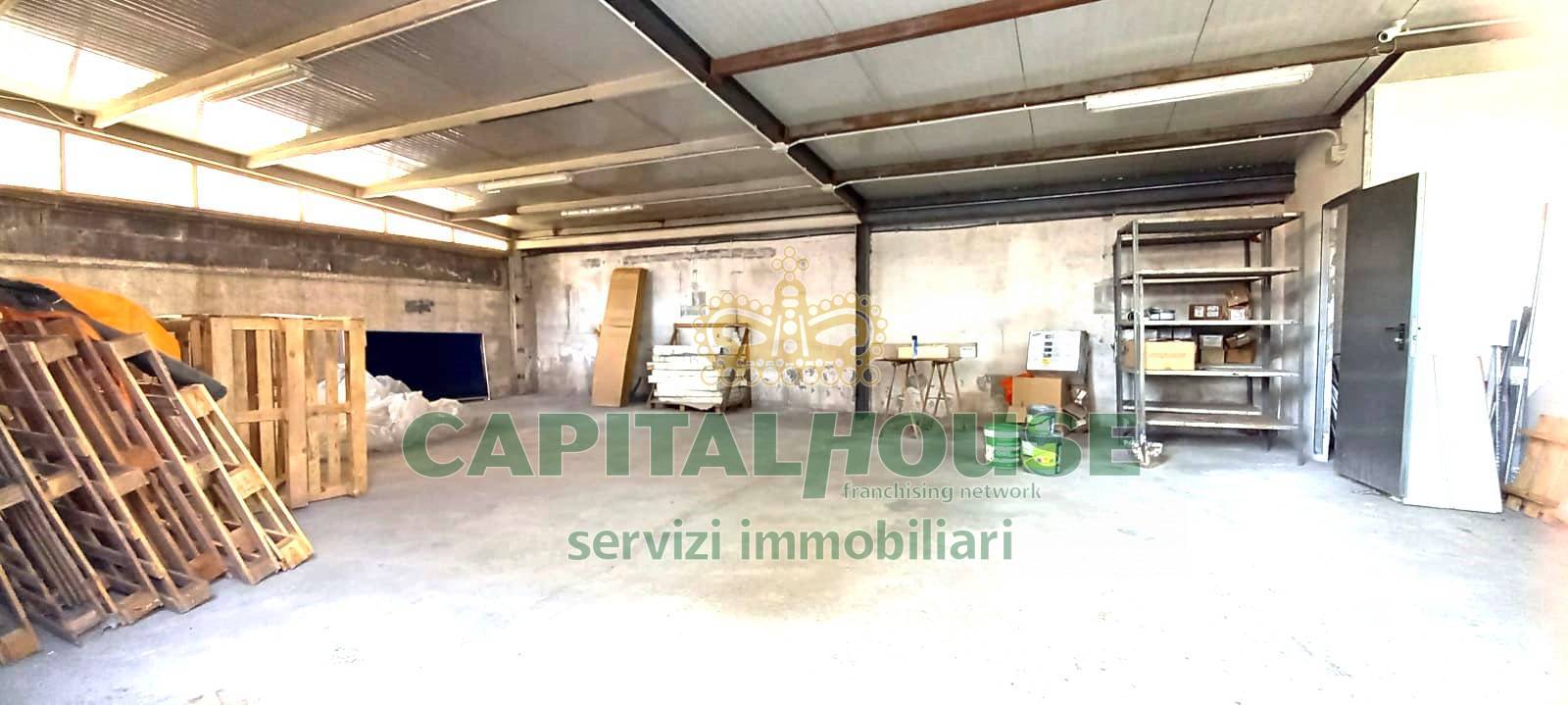 Magazzino in affitto a San Prisco, Zona Piscina
