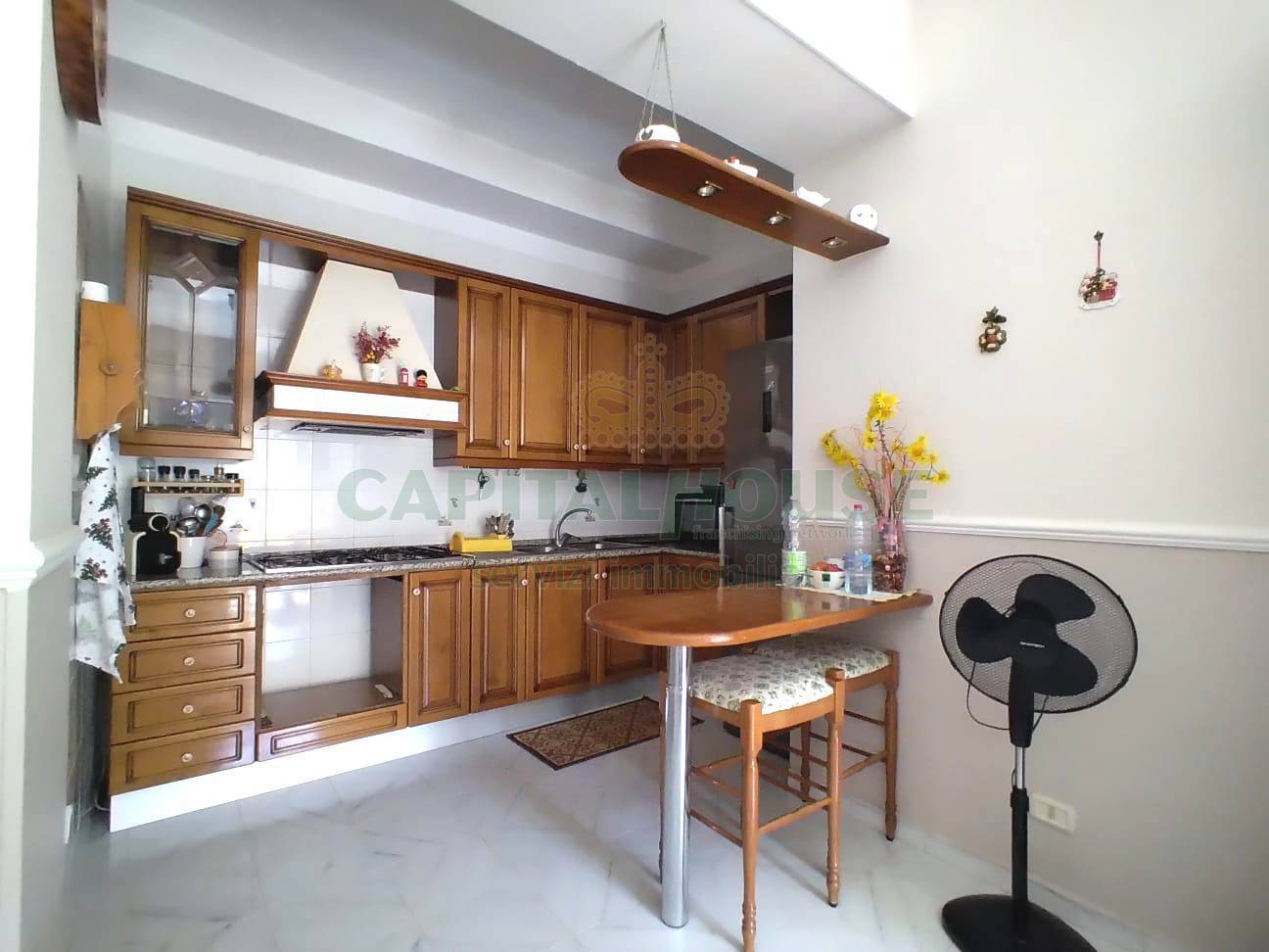 Appartamento in corte in affitto a San Prisco, Zona Centrale