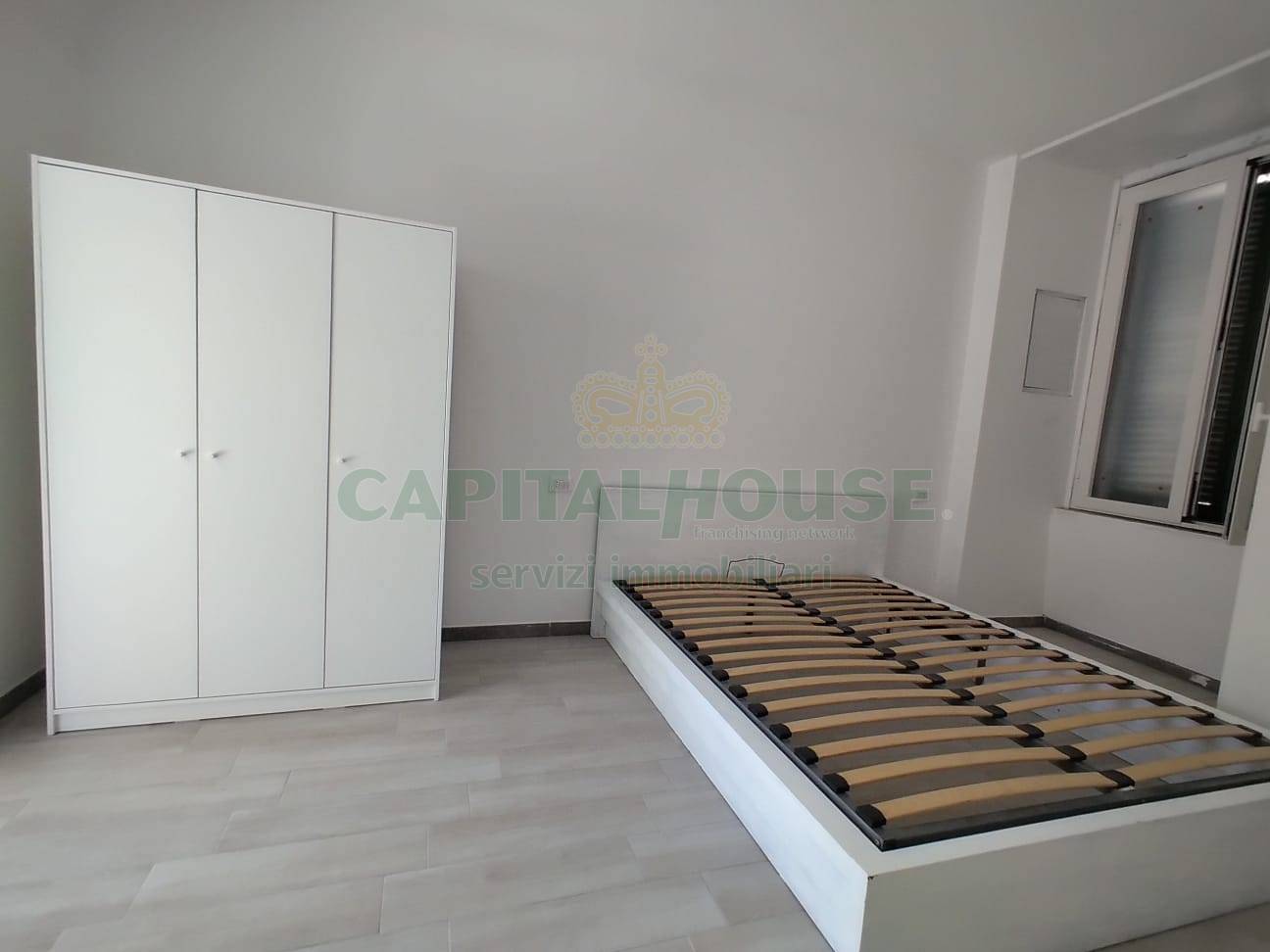 Appartamento in corte in affitto a San Prisco, Zona Centrale