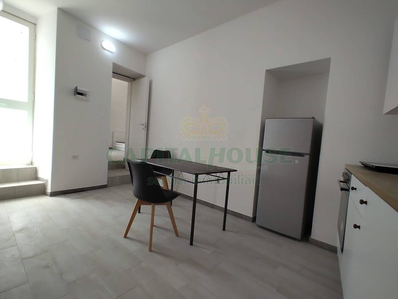 Appartamento in corte in affitto a San Prisco, Zona Centrale