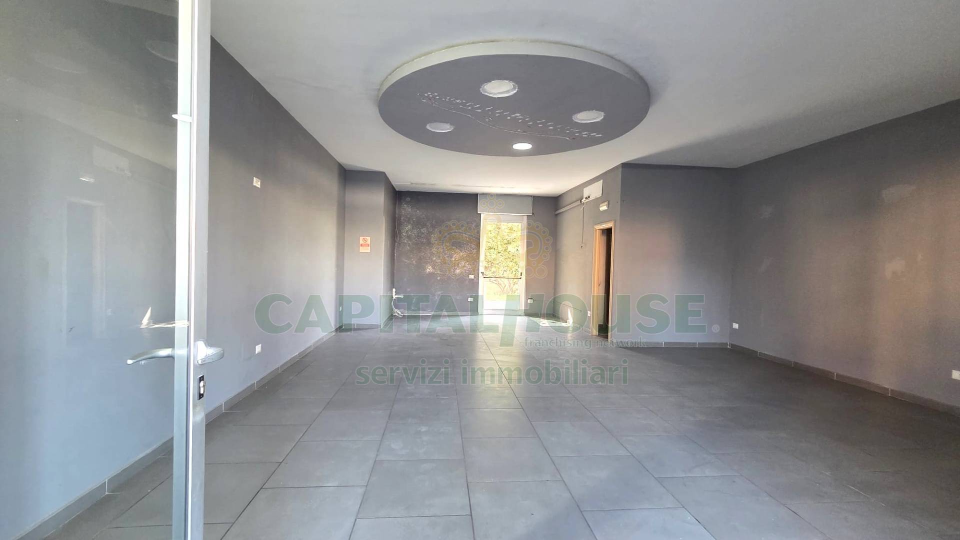 Commerciale in affitto a Camposano