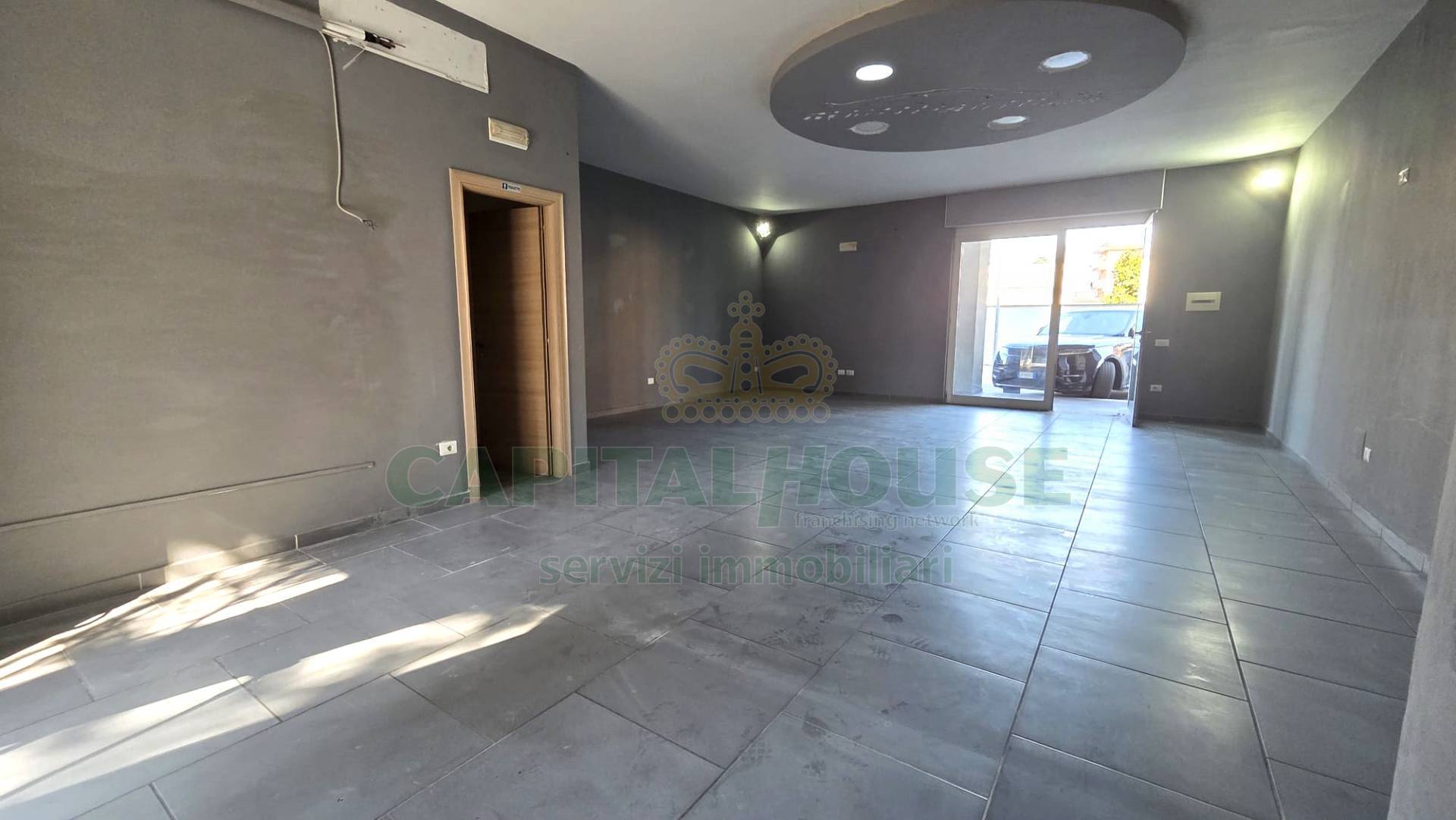 Commerciale in affitto a Camposano