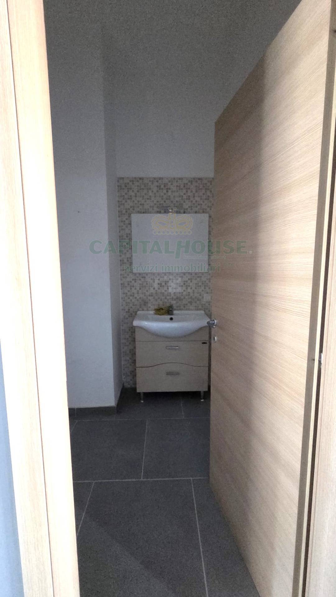 Commerciale in affitto a Camposano