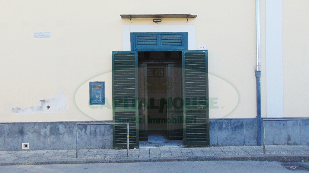 Locale commerciale in vendita a Sirignano
