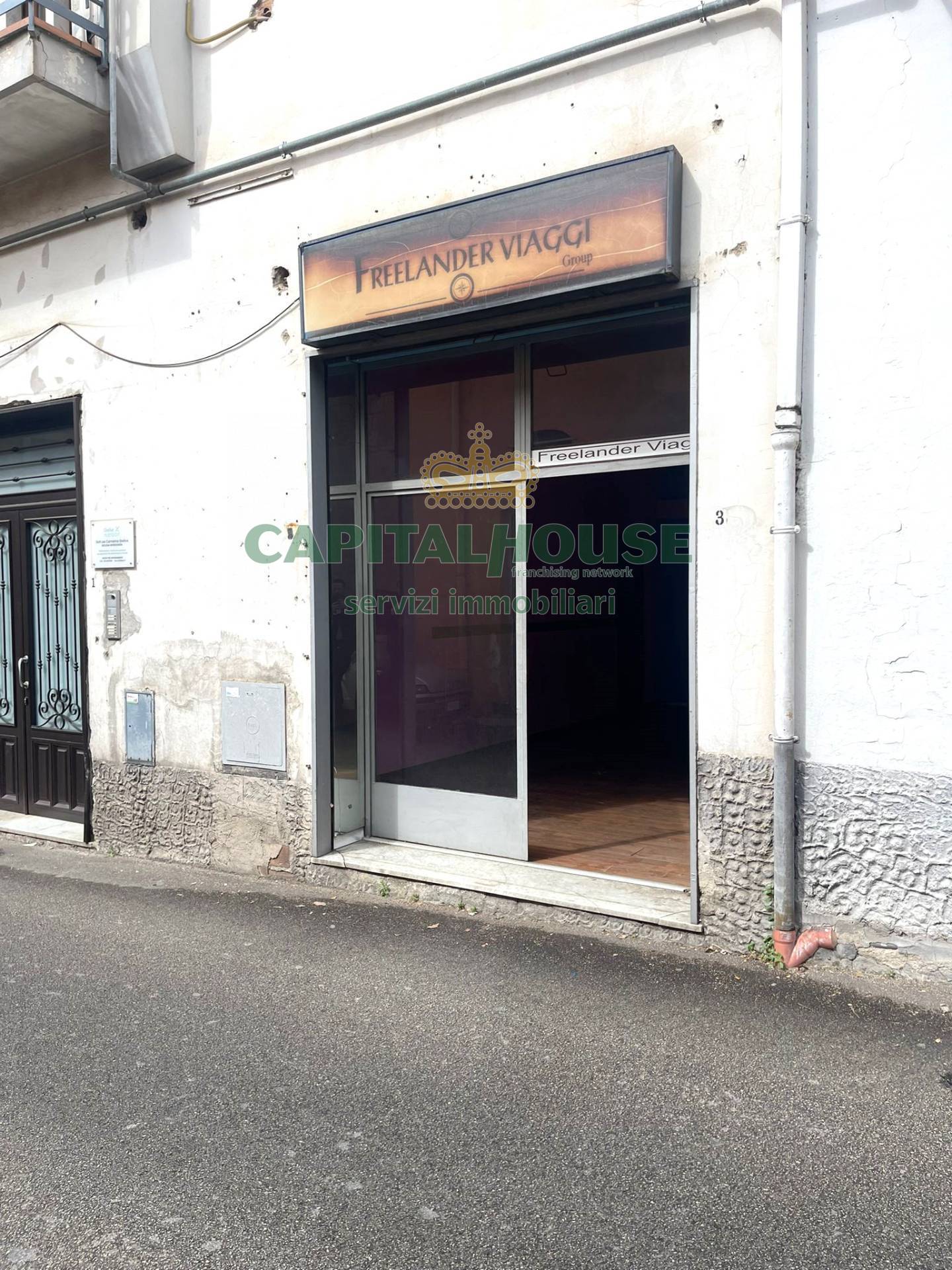 Locale commerciale in vendita a Sperone