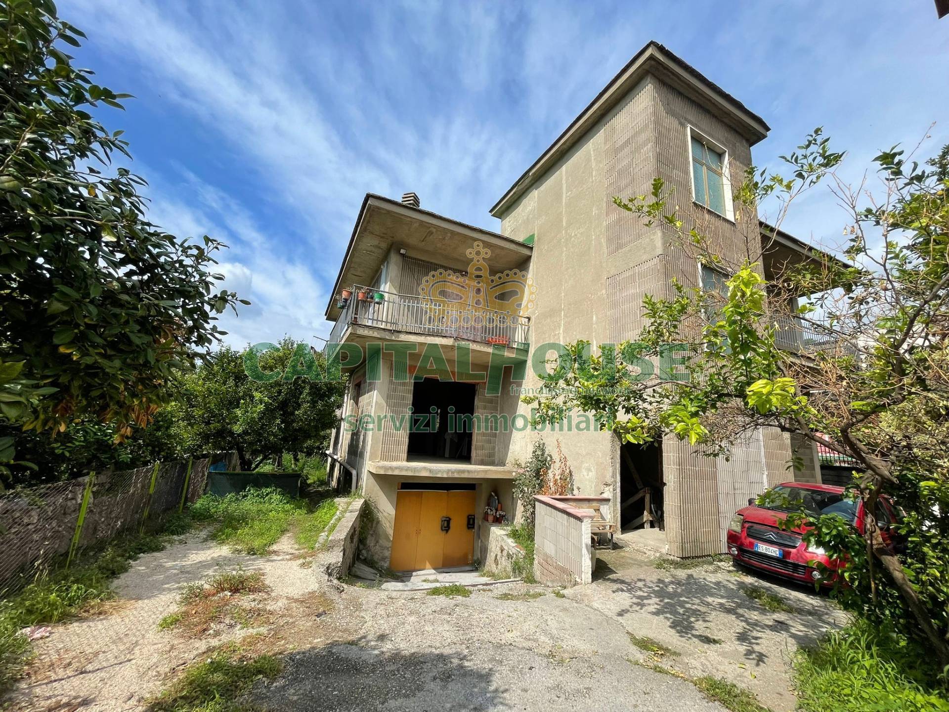 Casa indipendente con terrazzo a Avella