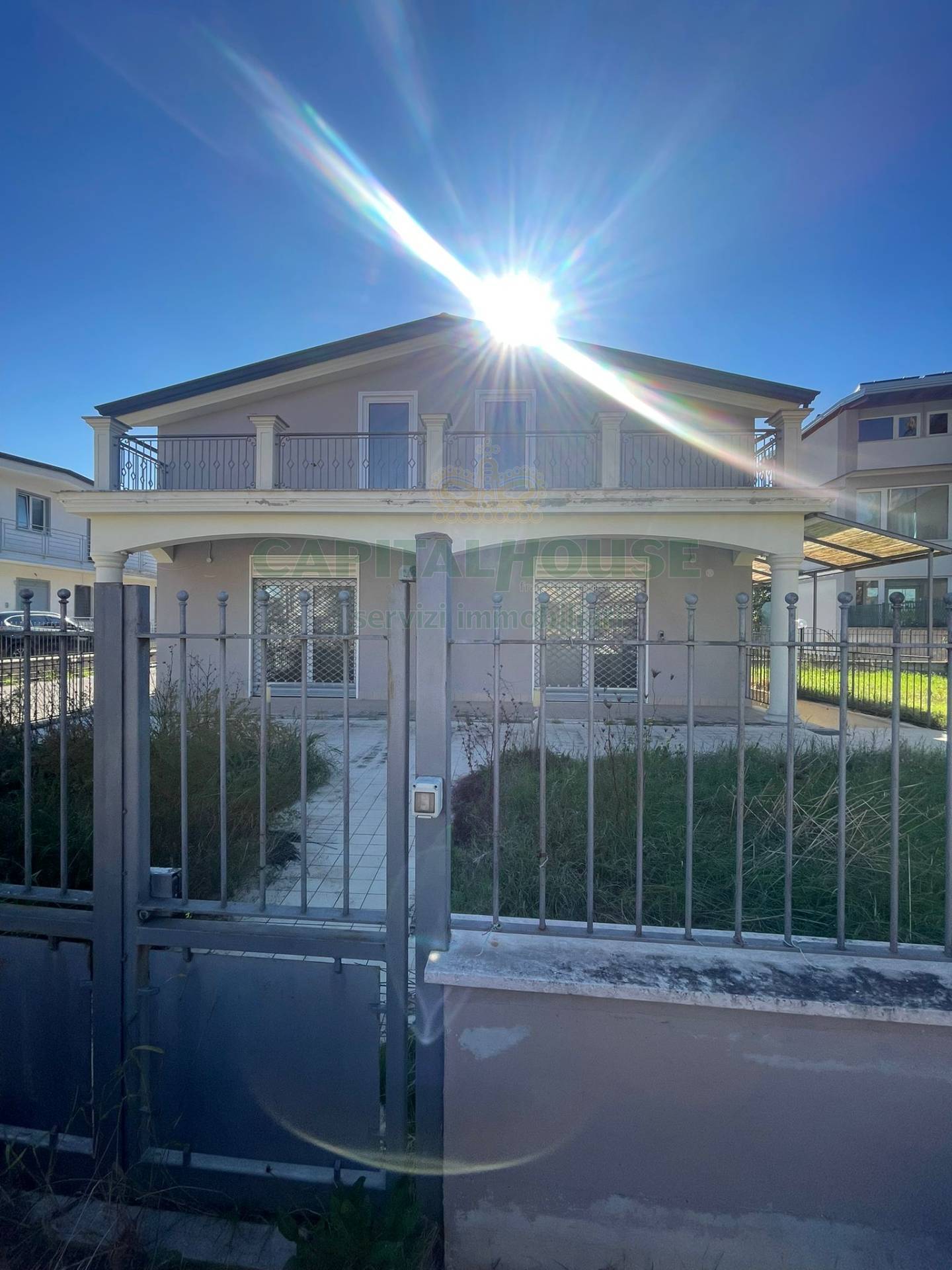 Commerciale in affitto a Sperone