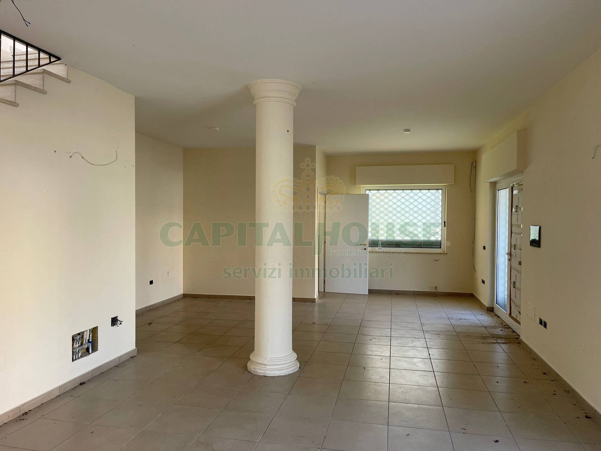 Commerciale in affitto a Sperone
