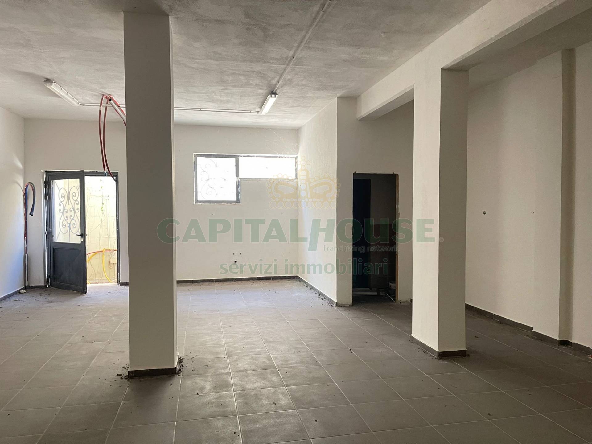 Commerciale in affitto a Sperone