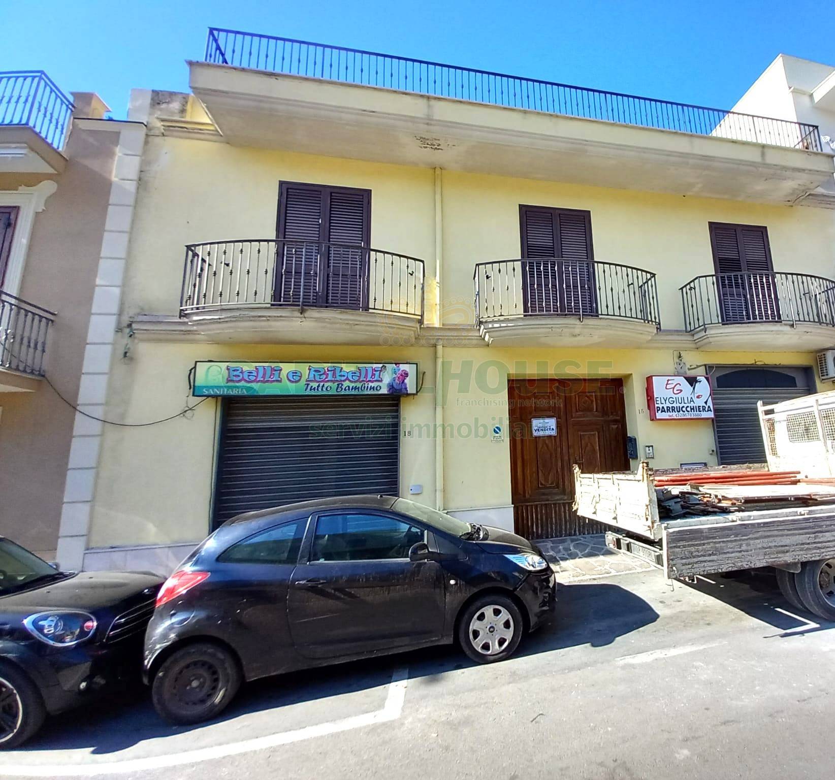 Commerciale in vendita a Avella