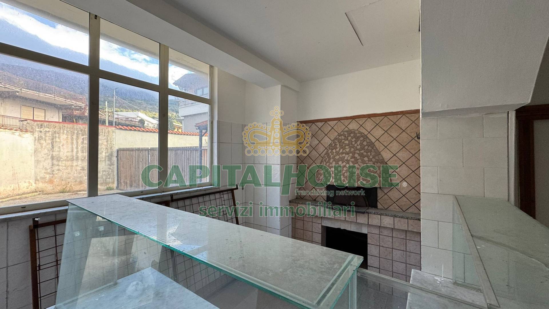 Commerciale in vendita a Mugnano del Cardinale