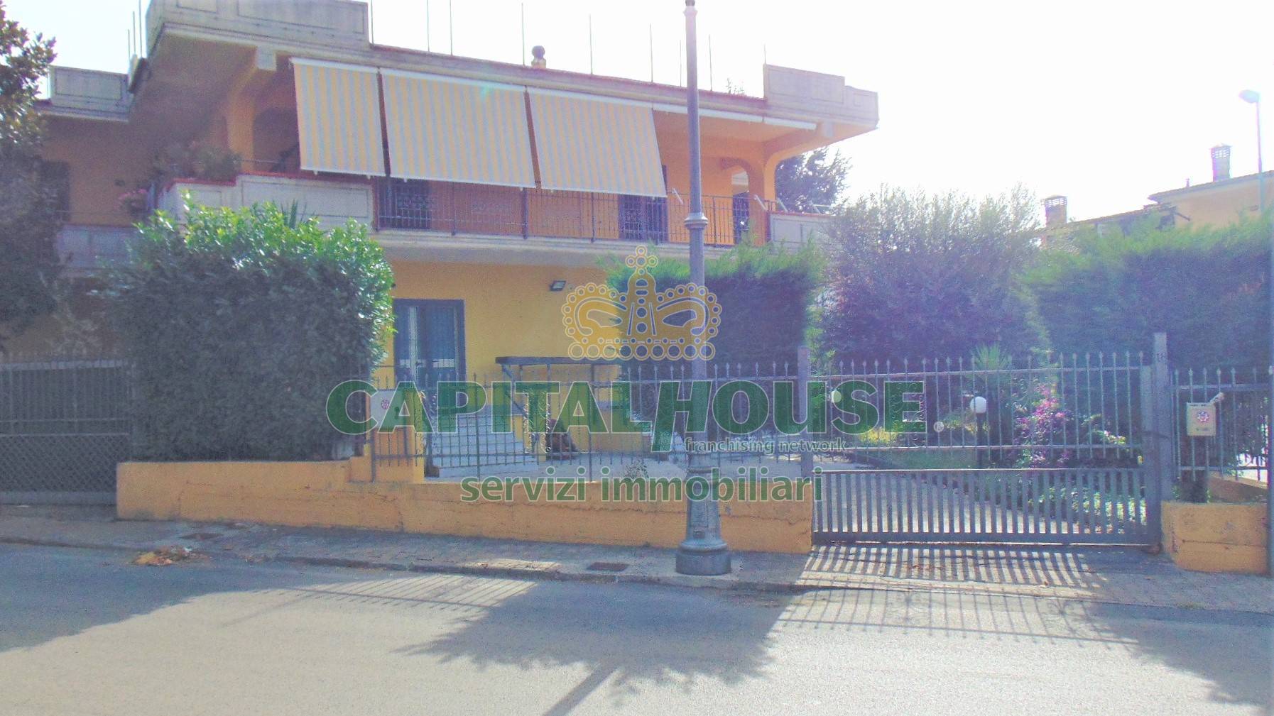 Commerciale in affitto a Sirignano