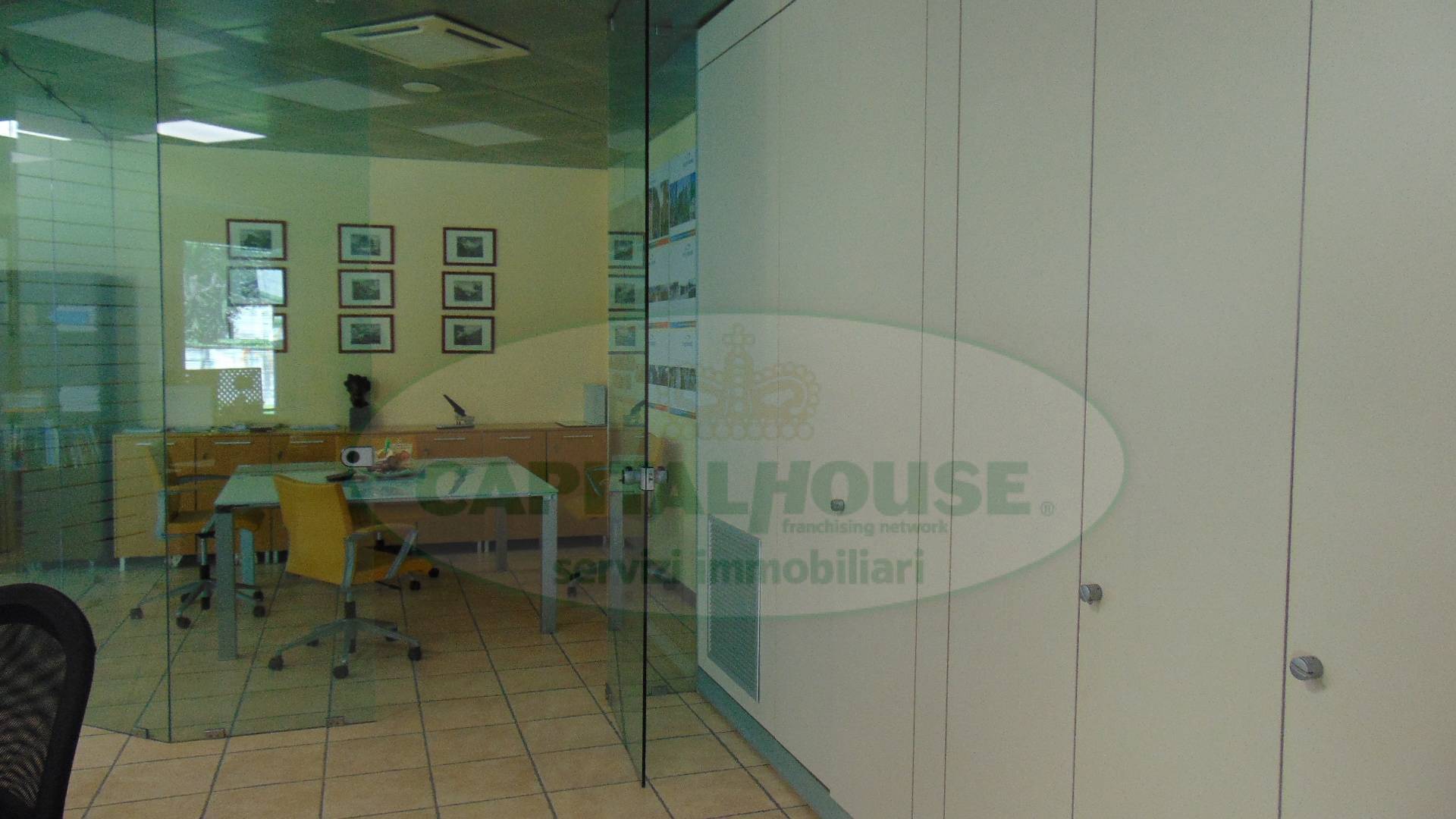 Commerciale in affitto a Sirignano