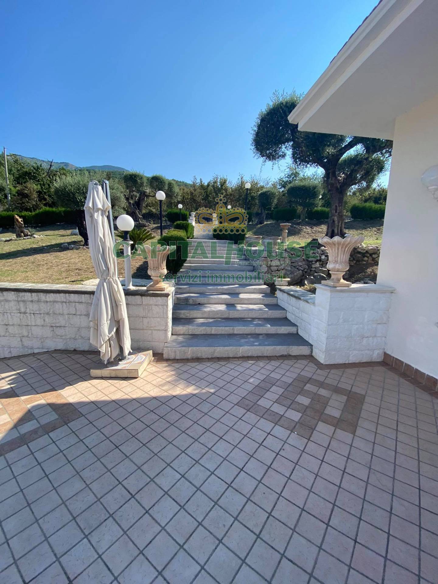 Commerciale in vendita a Mugnano del Cardinale