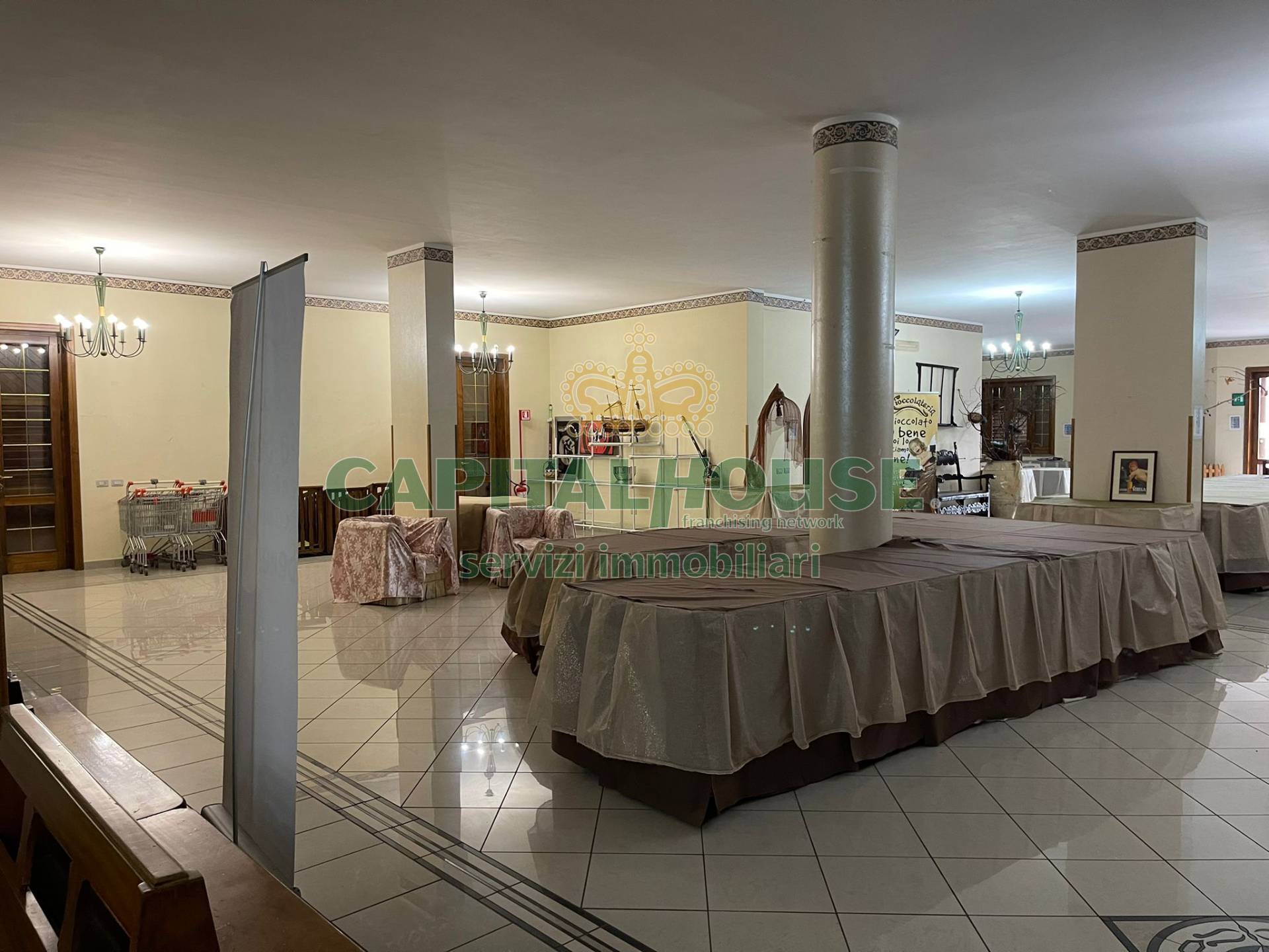 Commerciale in affitto a Avella