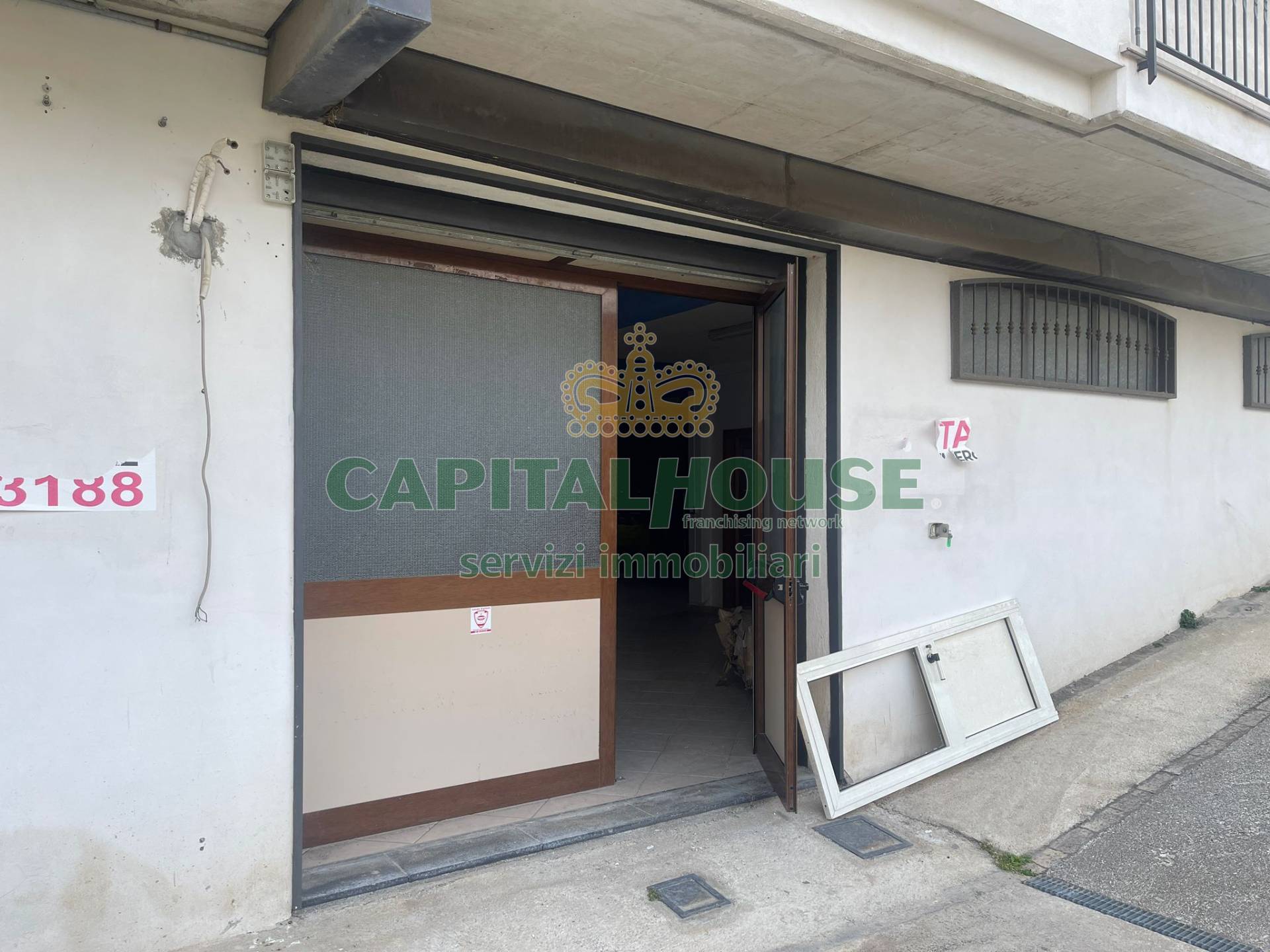 Commerciale in affitto a Mugnano del Cardinale