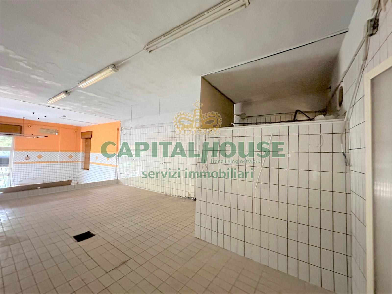 Commerciale in affitto a Baiano