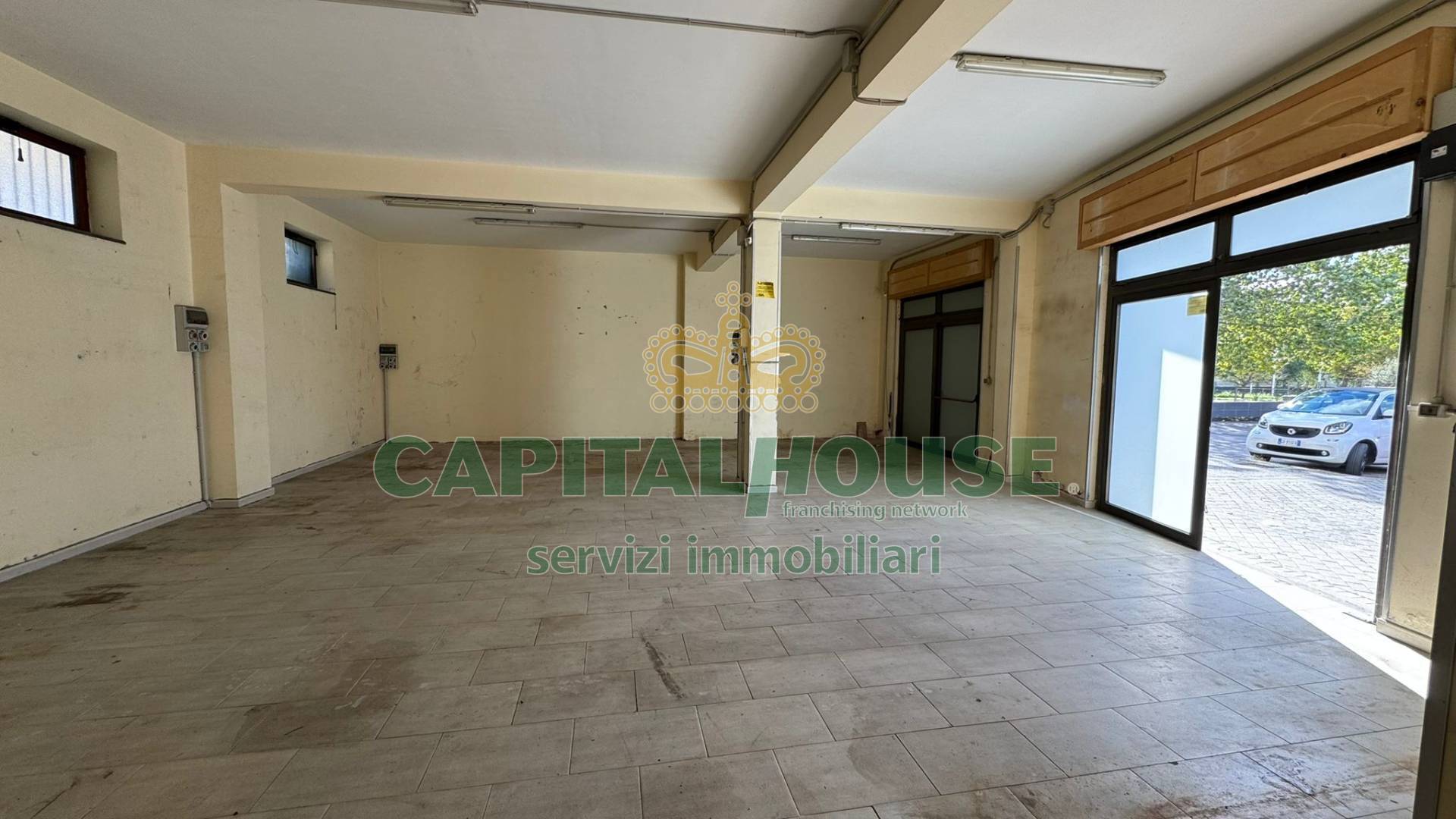 Commerciale in vendita a Mugnano del Cardinale