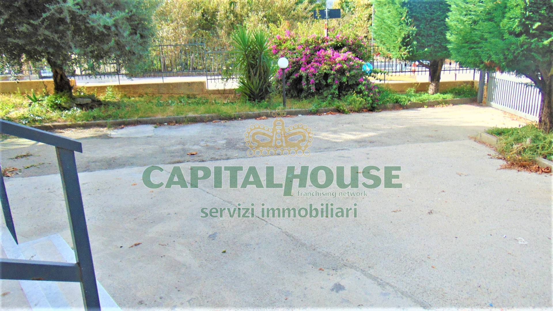 Commerciale in affitto a Sirignano