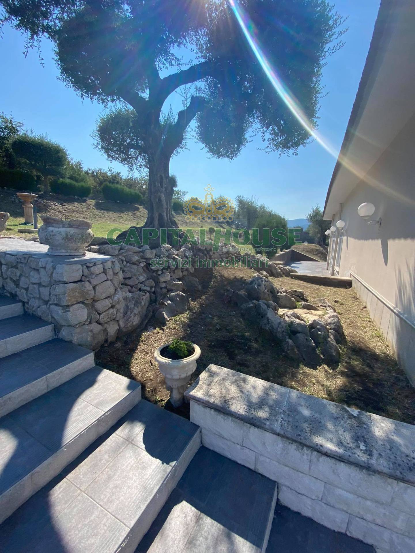 Commerciale in vendita a Mugnano del Cardinale