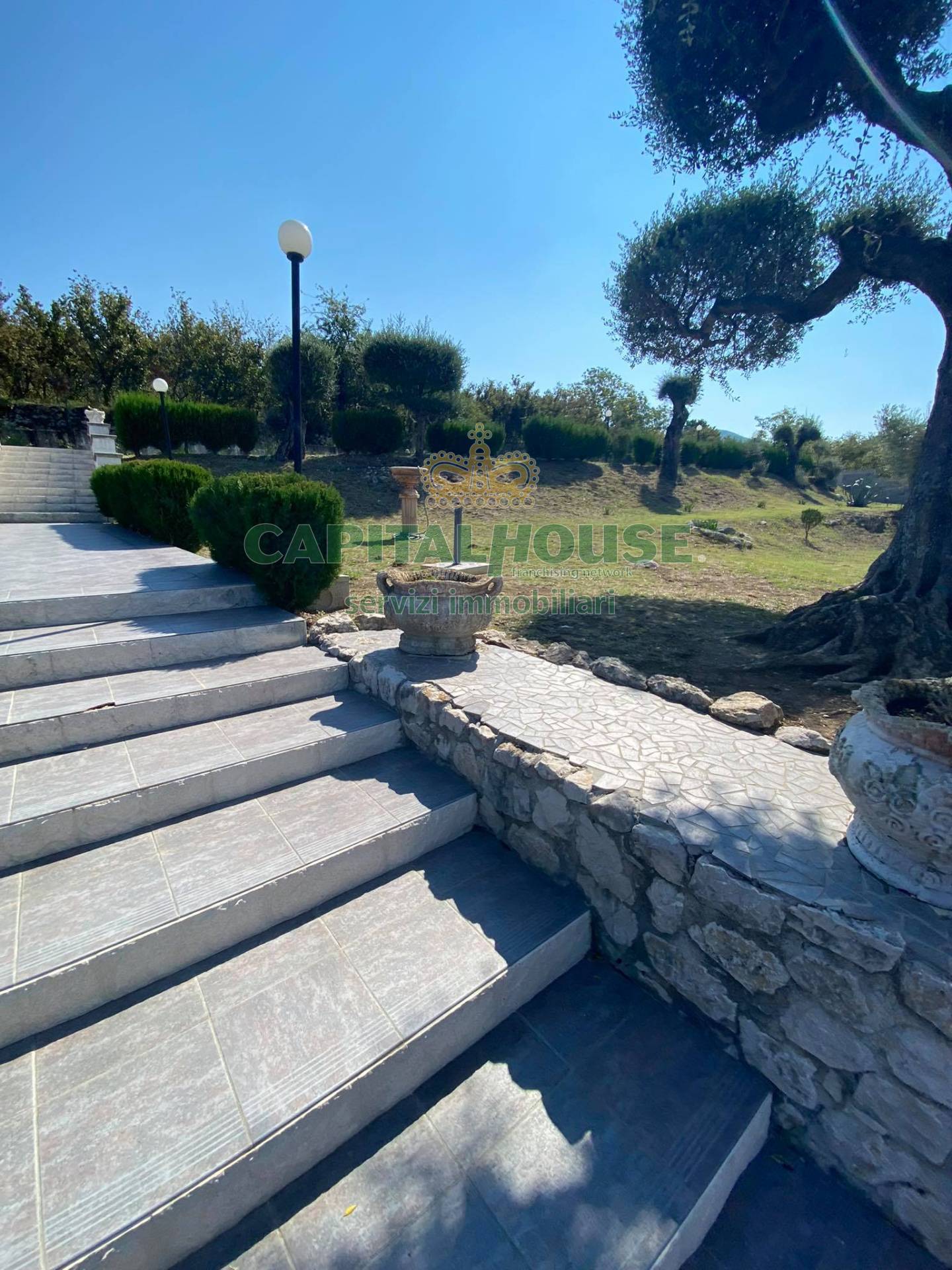 Commerciale in vendita a Mugnano del Cardinale