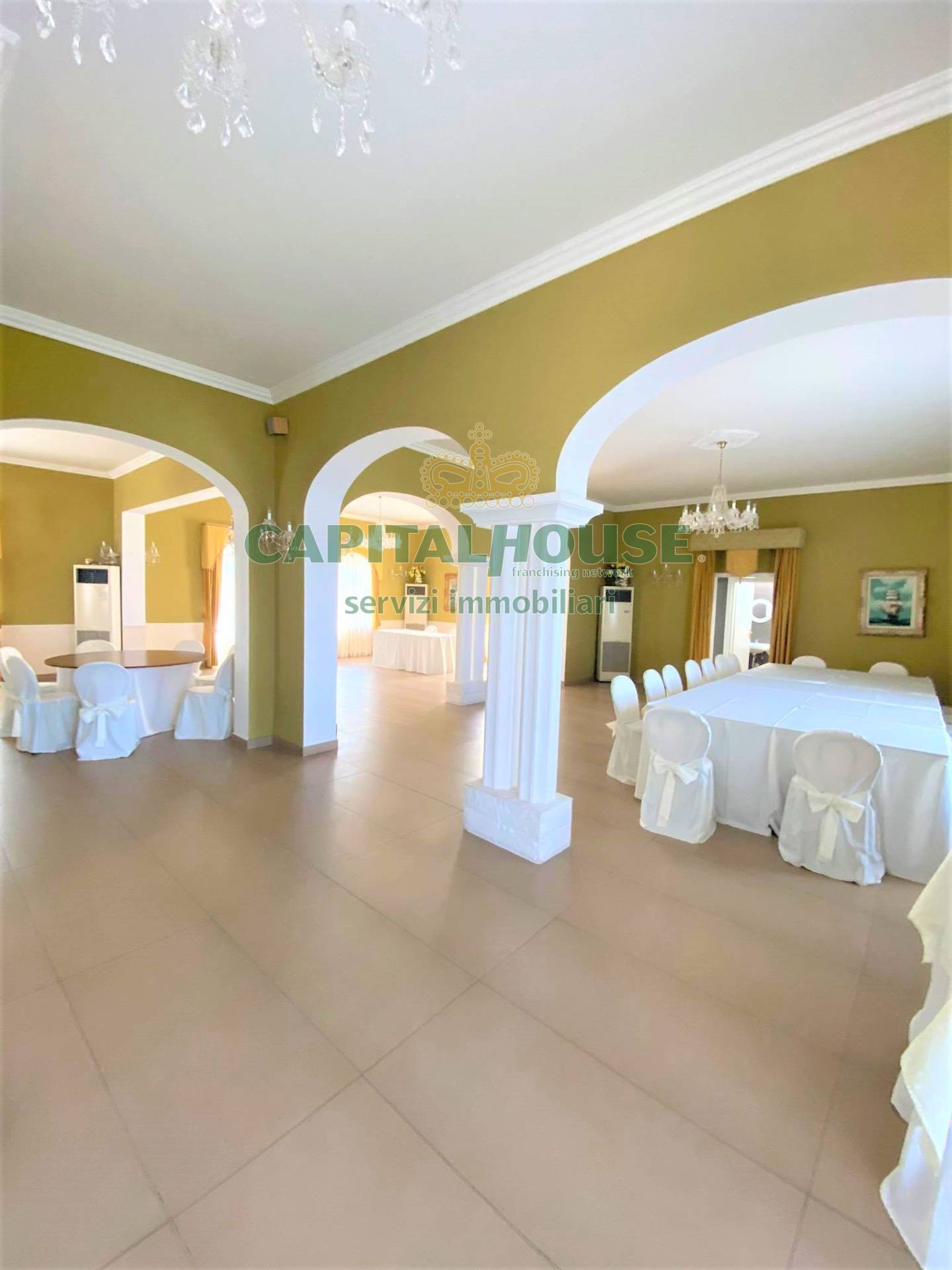 Commerciale in vendita a Mugnano del Cardinale