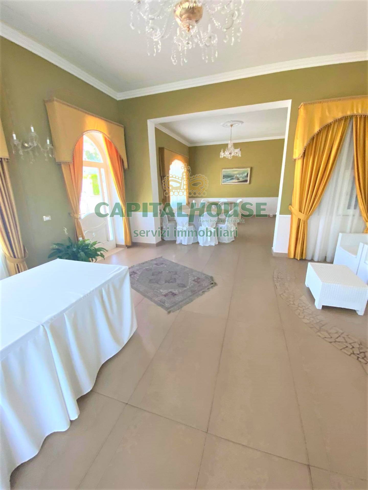 Commerciale in vendita a Mugnano del Cardinale