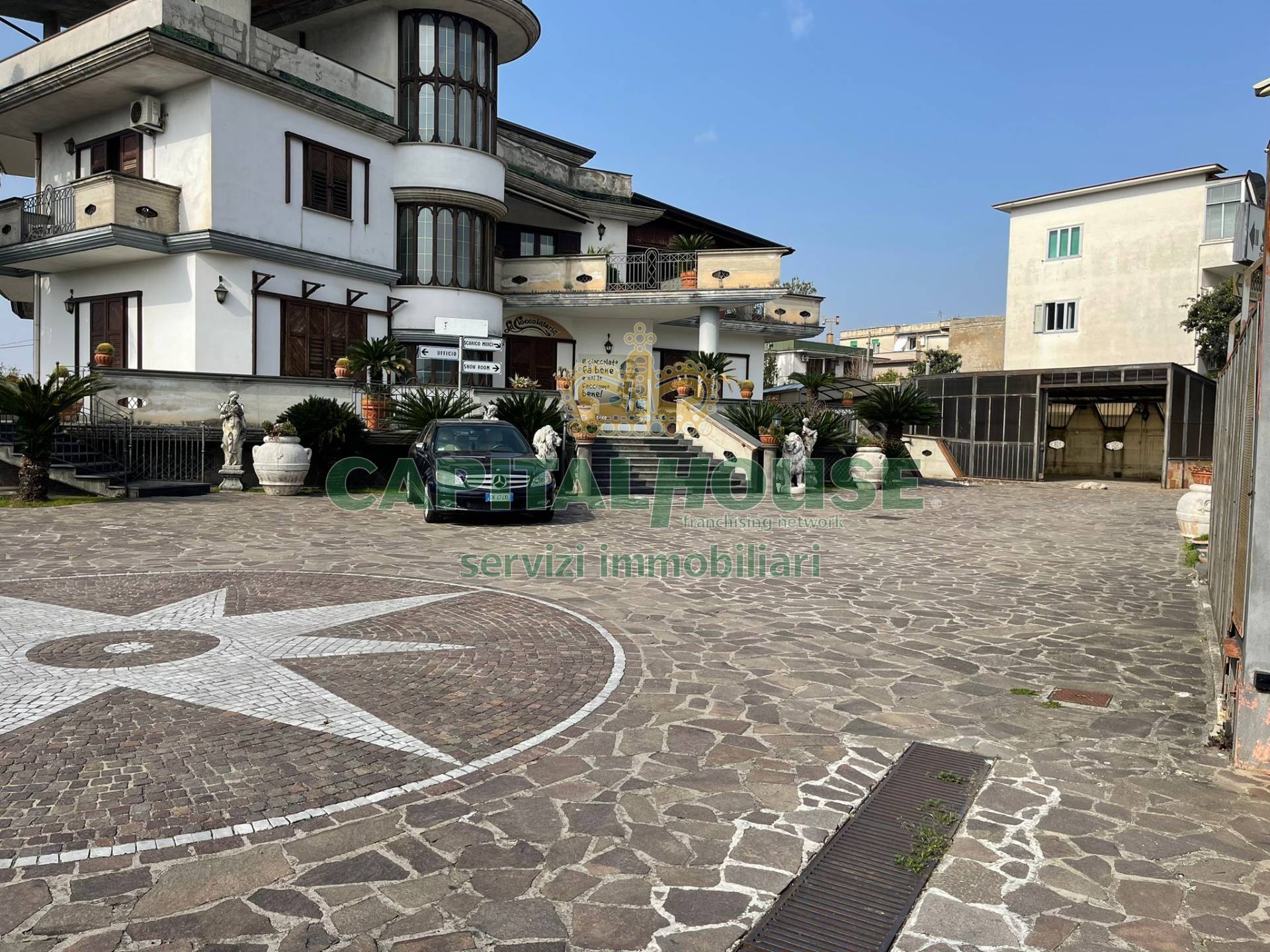 Commerciale in affitto a Avella