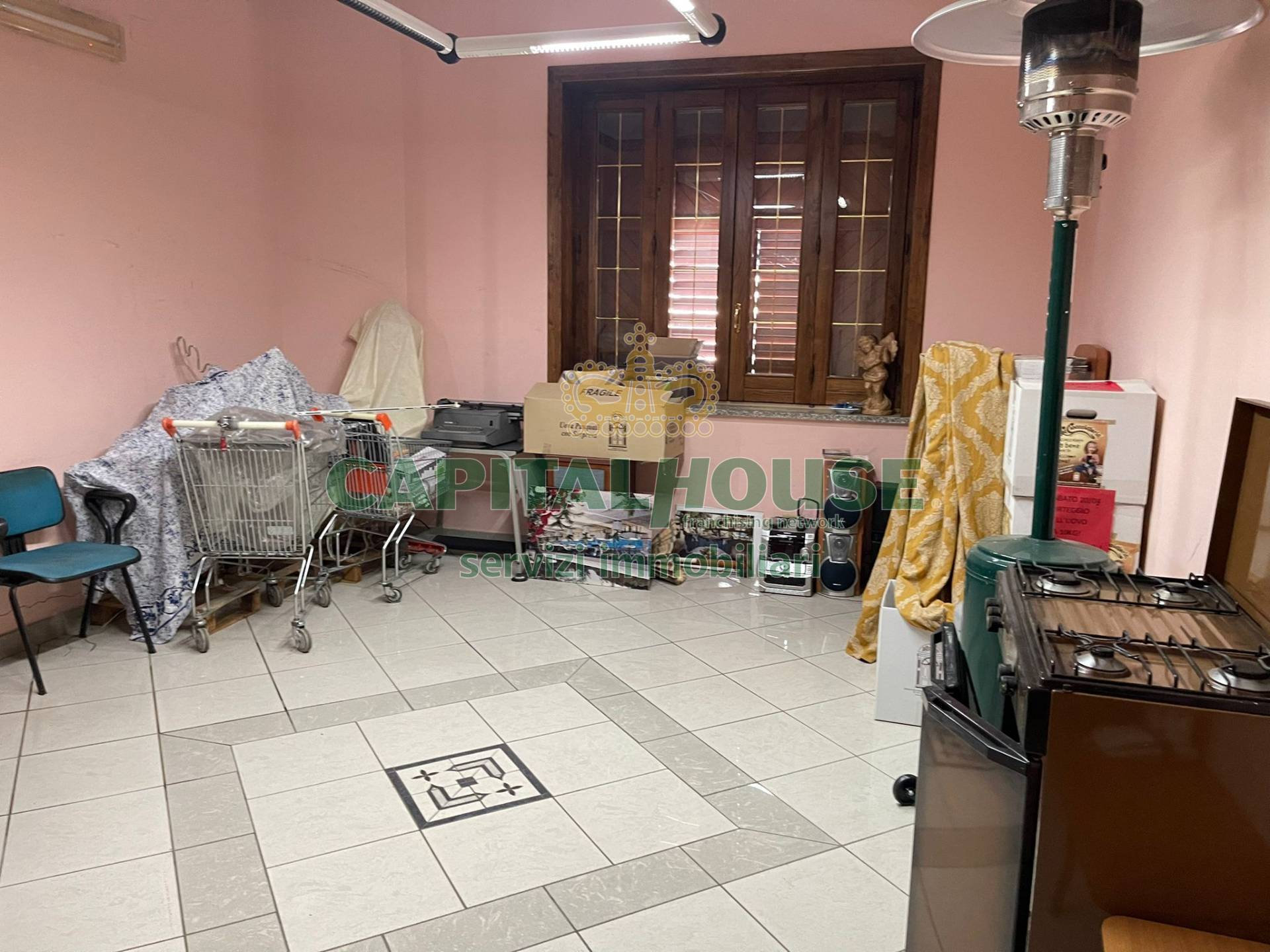 Commerciale in affitto a Avella