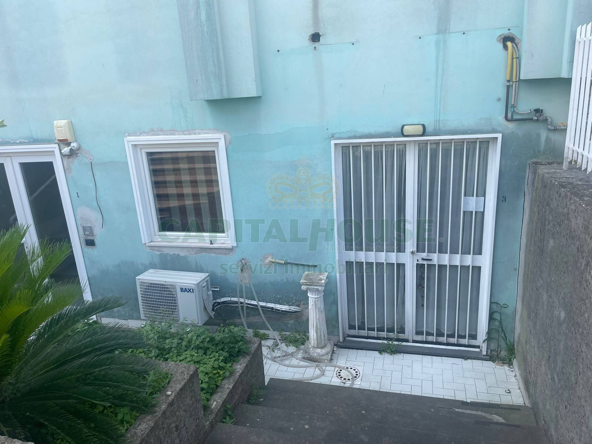 Commerciale in vendita a Sperone