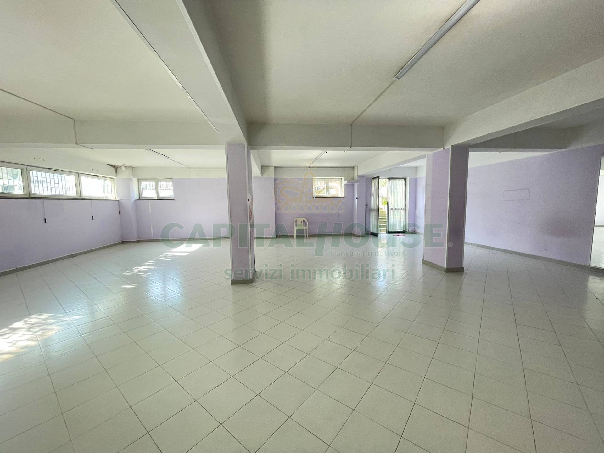 Commerciale in vendita a Sperone