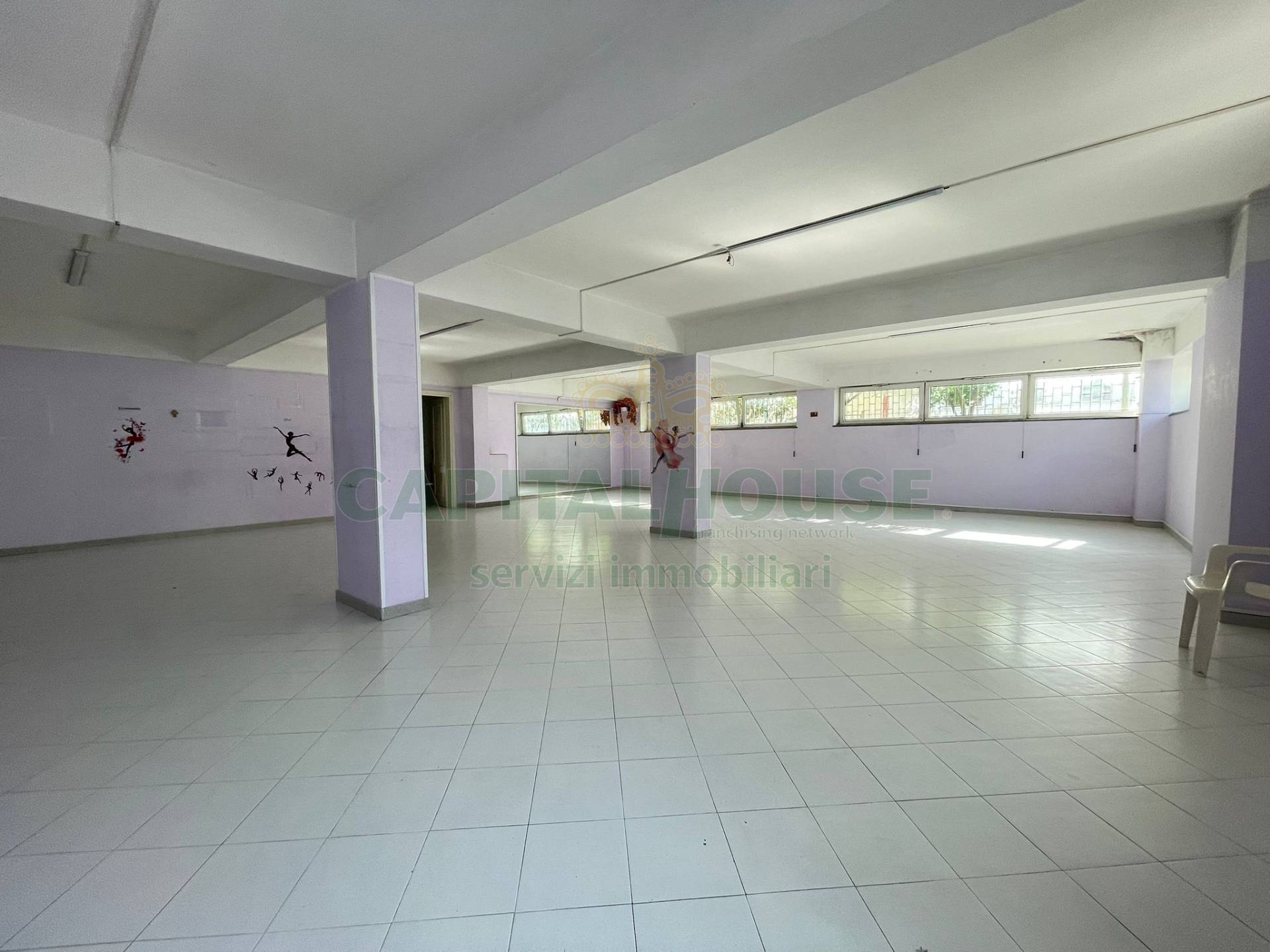 Commerciale in vendita a Sperone