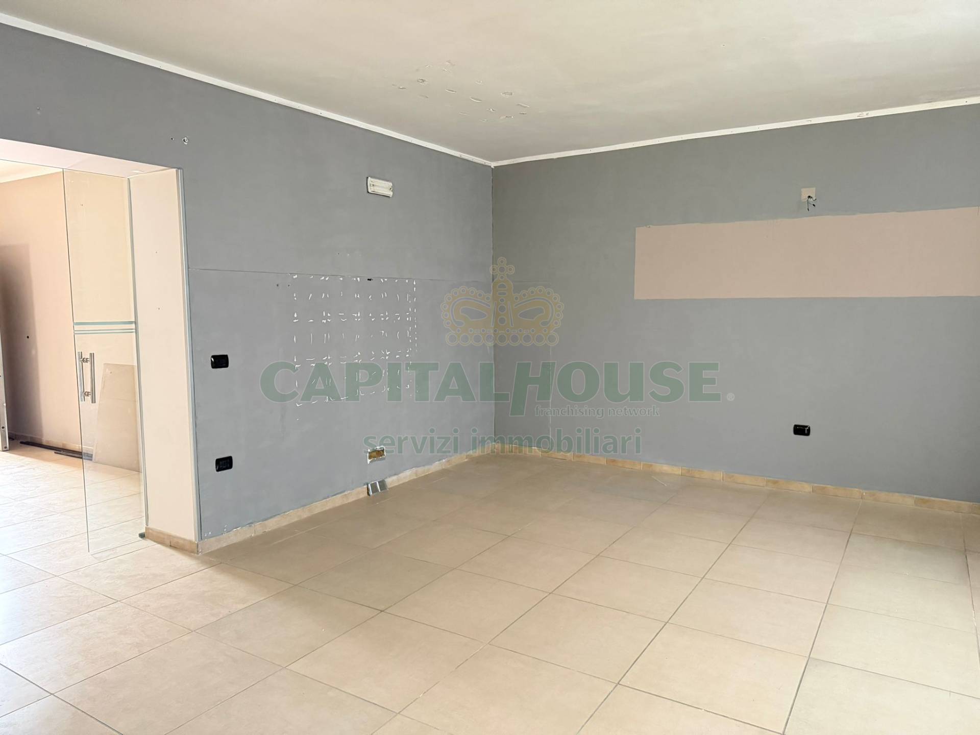 Commerciale in affitto a Sperone