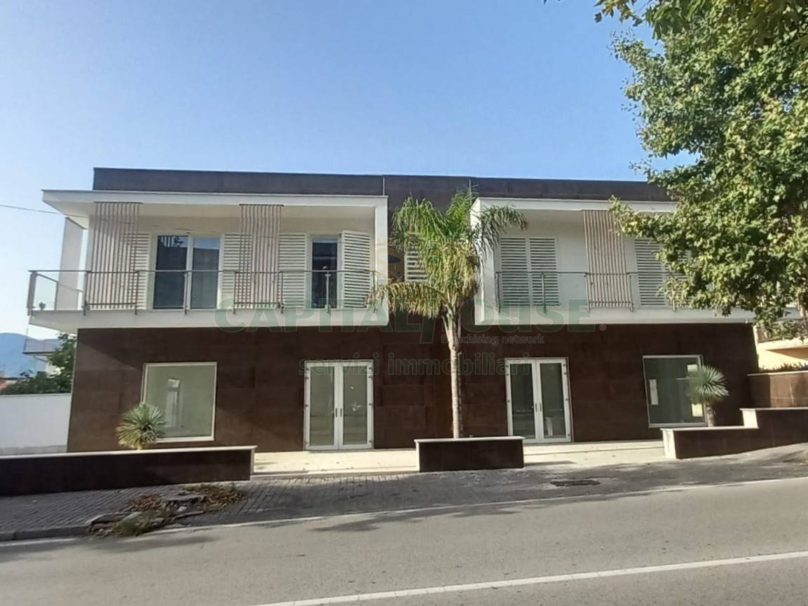 Commerciale in affitto a Baiano