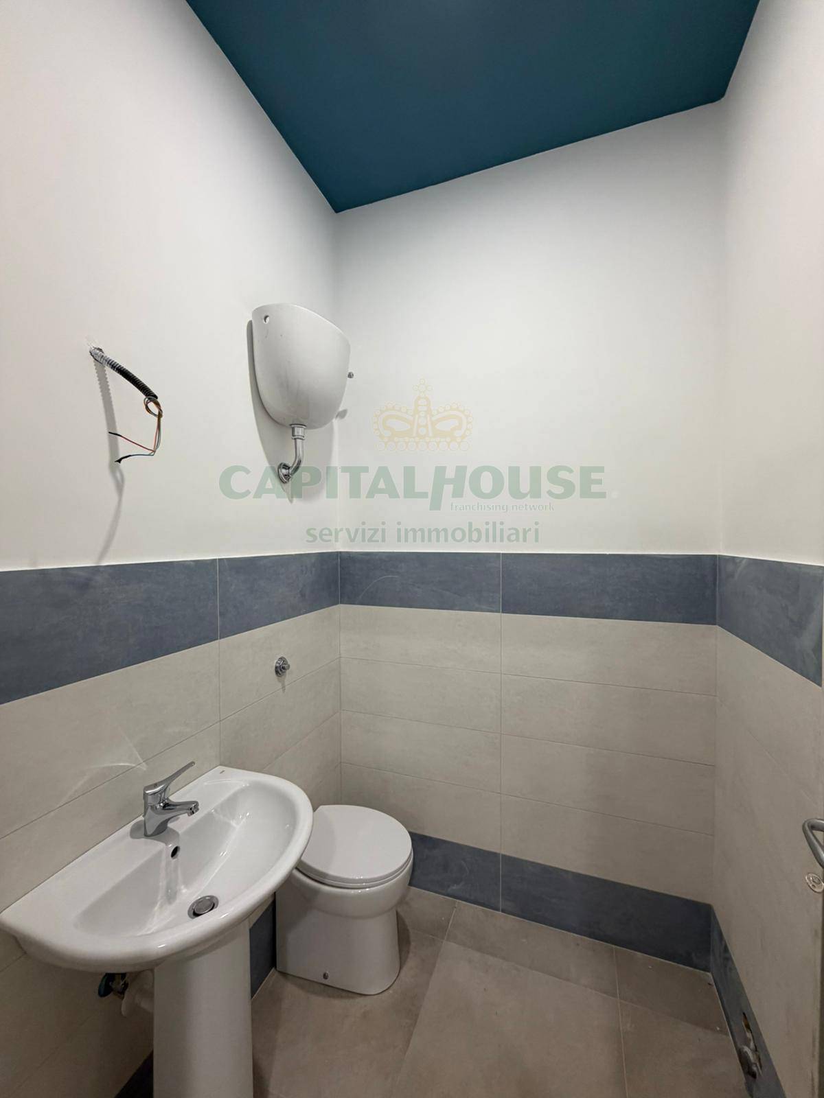 Commerciale in affitto a Sperone