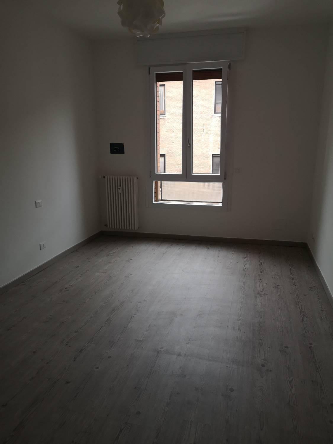 Trilocale arredato in affitto a Ferrara