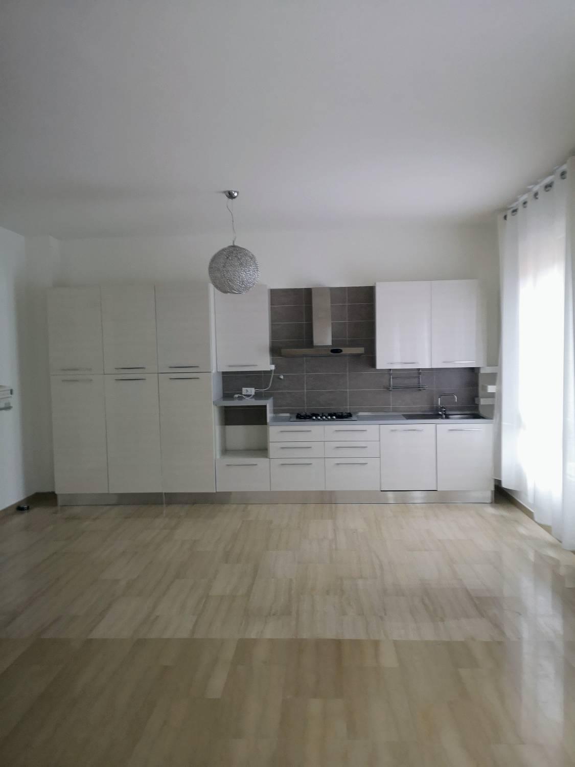 Trilocale arredato in affitto a Ferrara