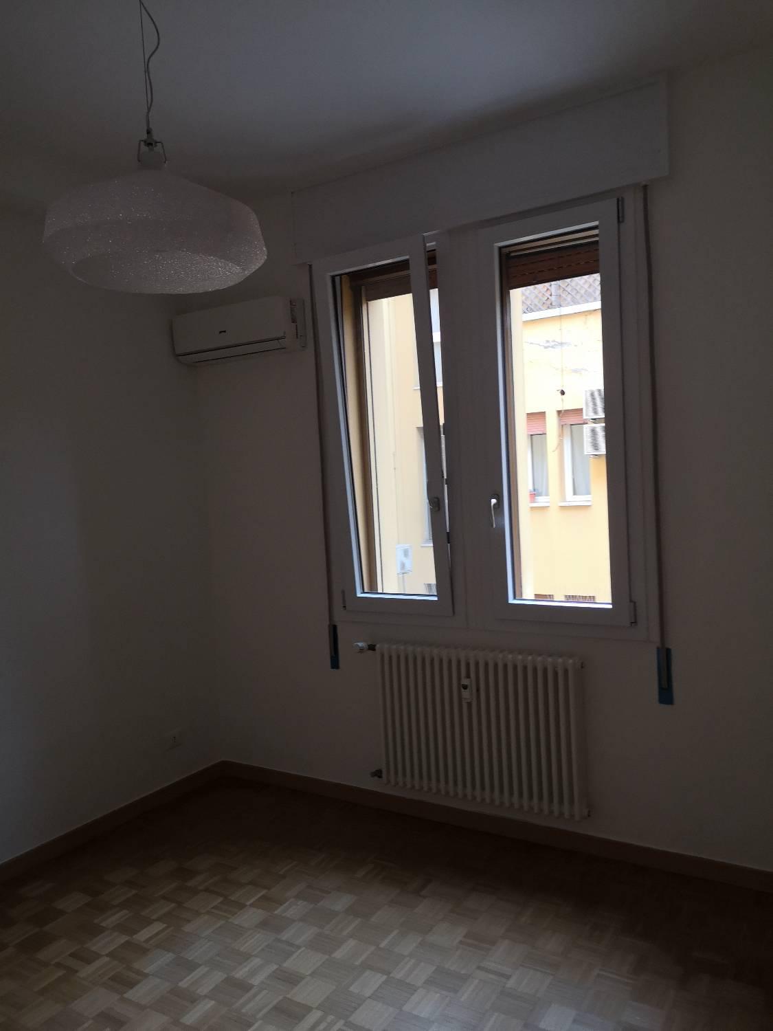 Trilocale arredato in affitto a Ferrara