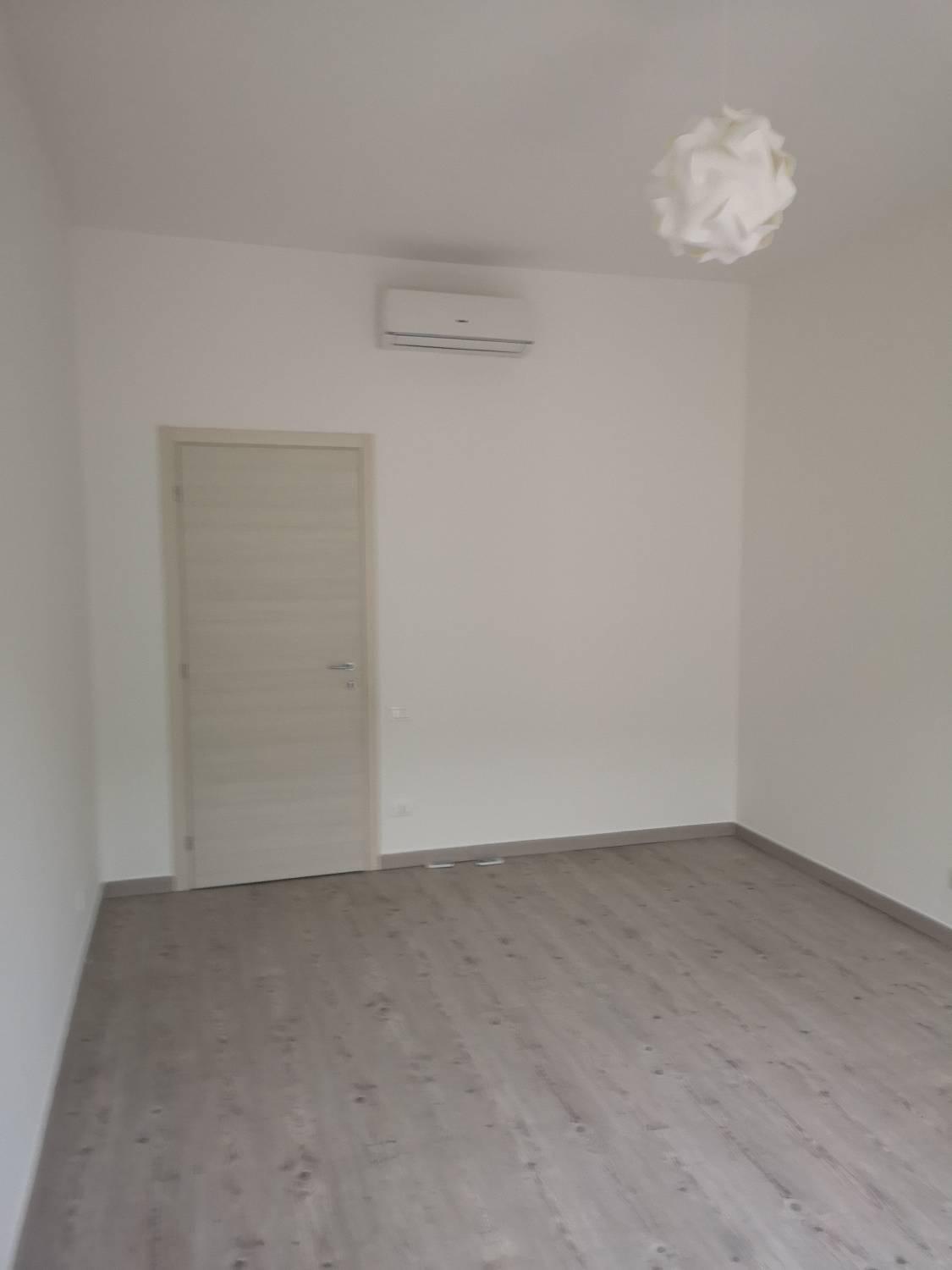 Trilocale arredato in affitto a Ferrara