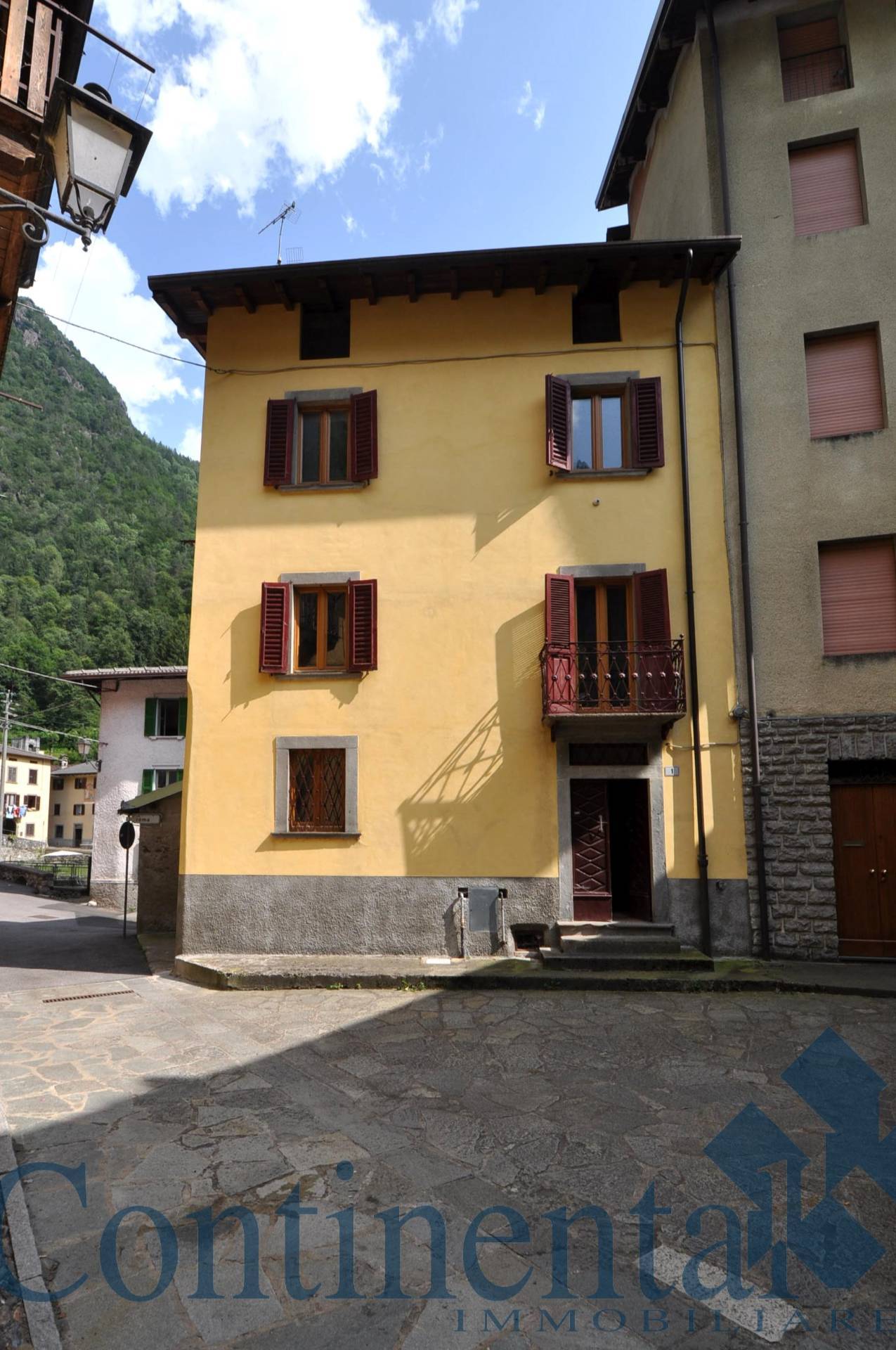 Porzione di casa in vendita a Isola di Fondra