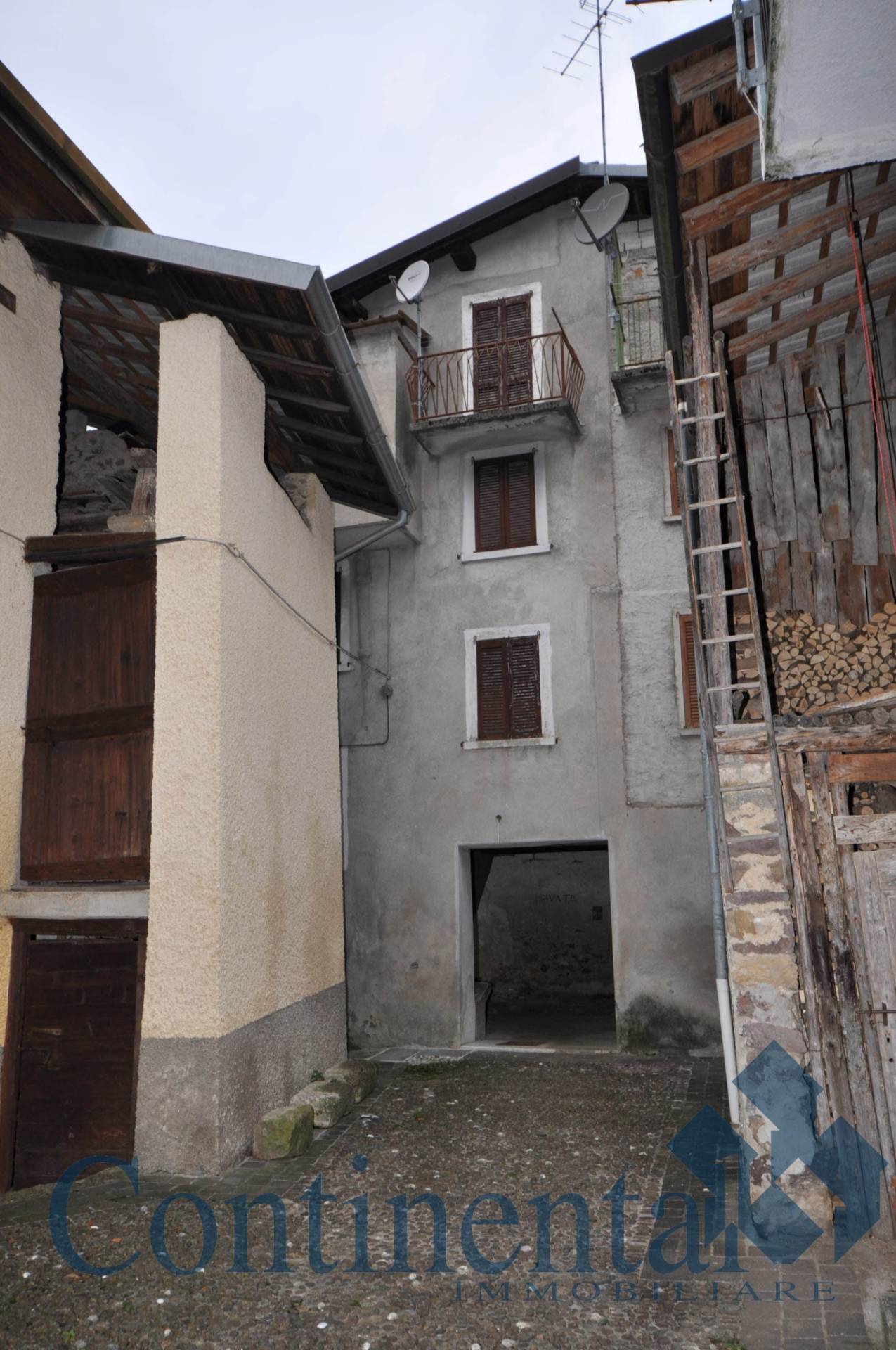 Porzione di casa in vendita a Piazzolo