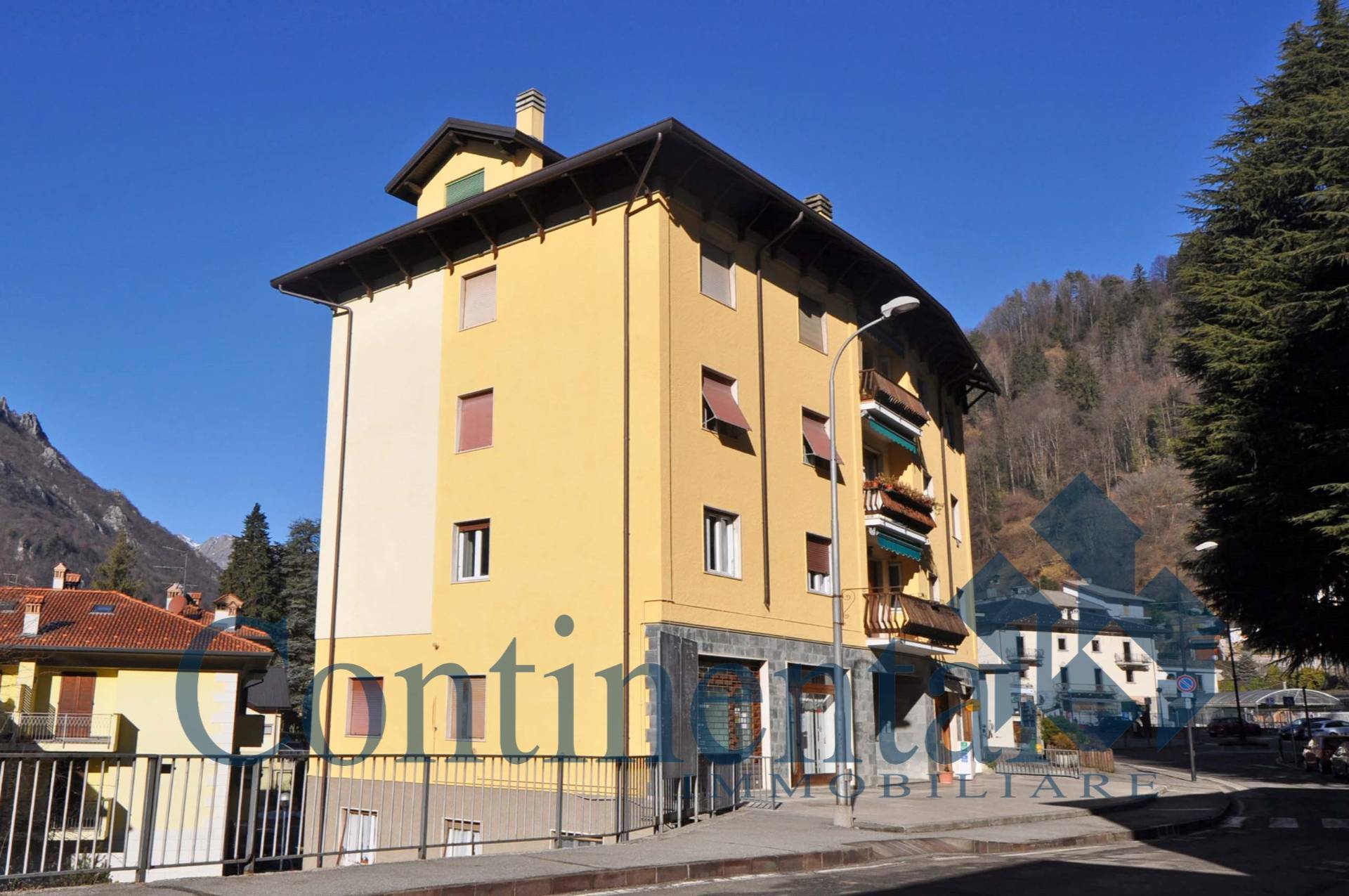 Appartamento in vendita a Piazza Brembana